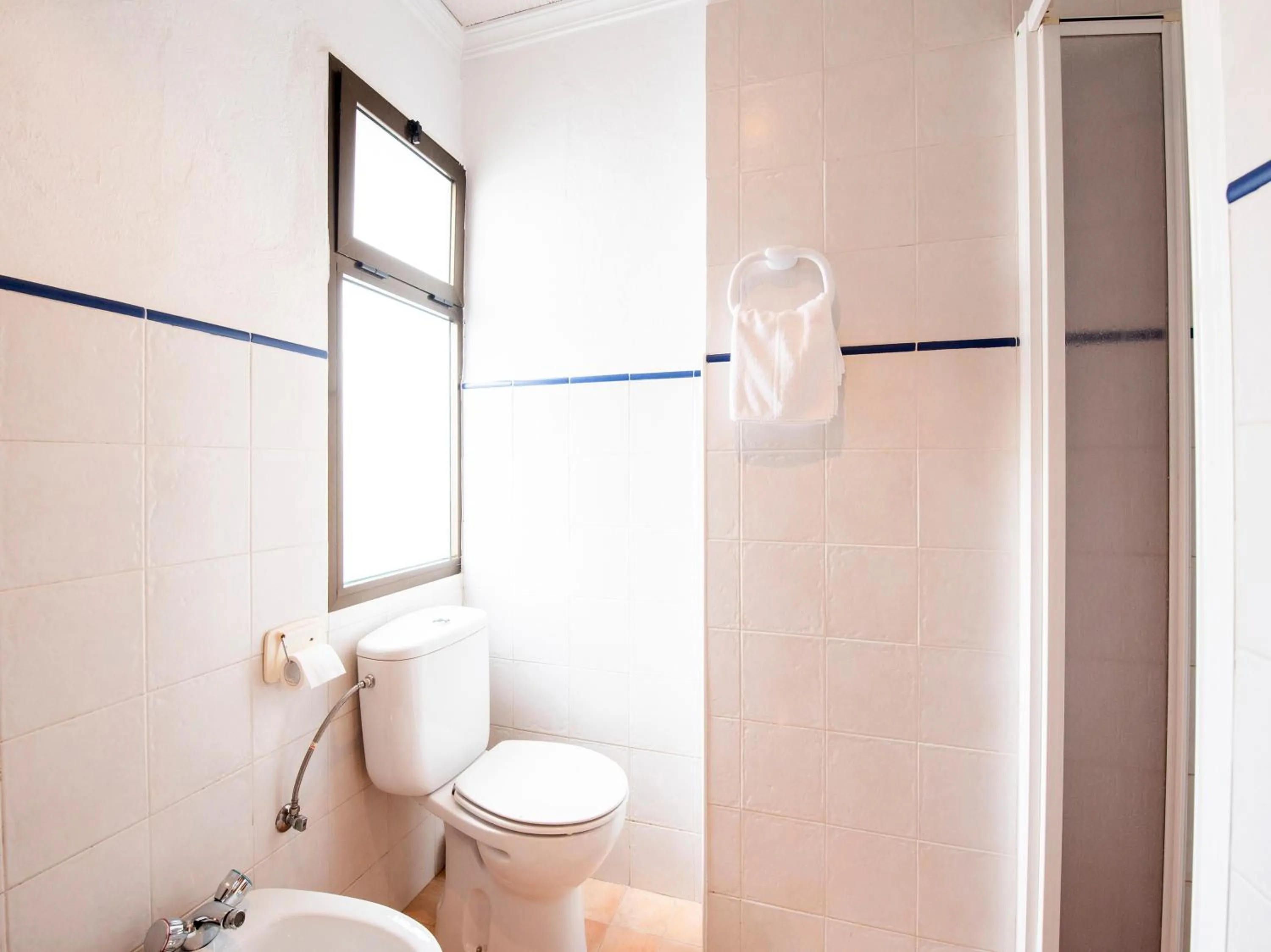 Bathroom in Hostal Santiago