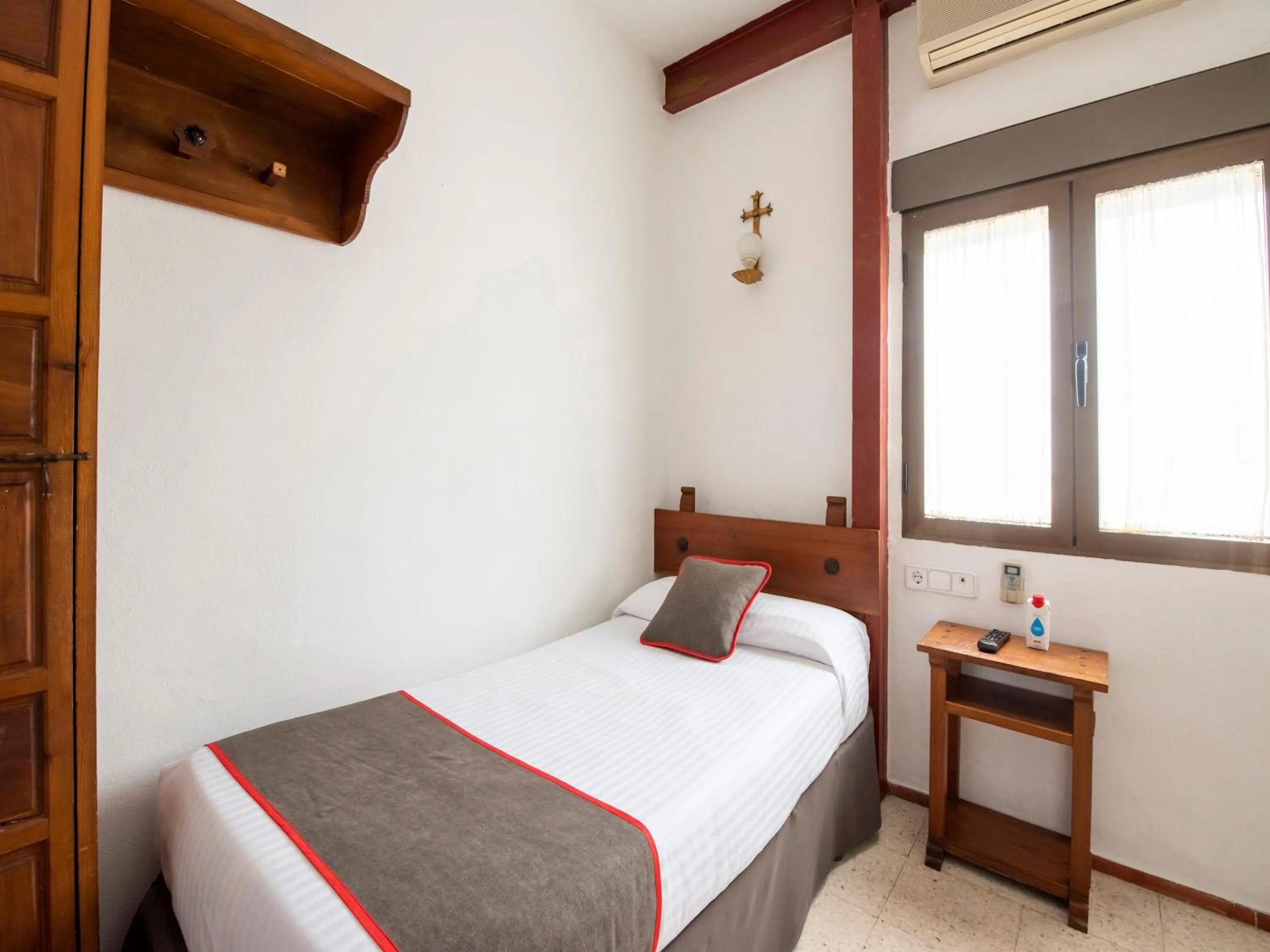 Bed in Hostal Santiago