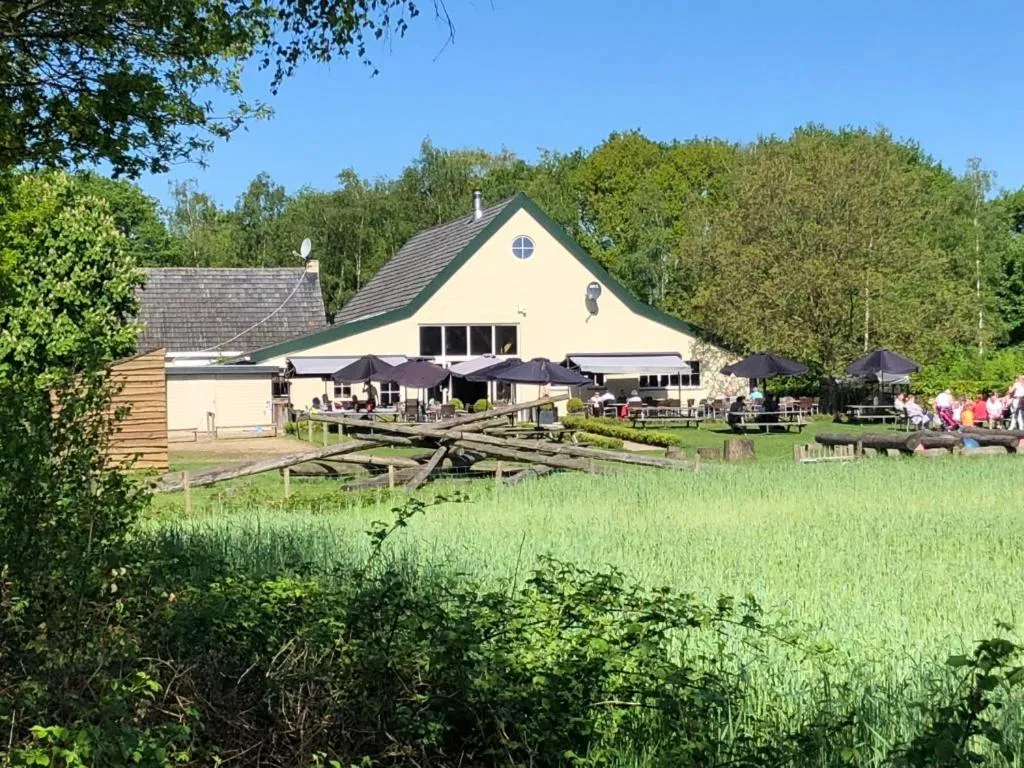 Restaurant/places to eat in B&B 't Mjeels Pierke