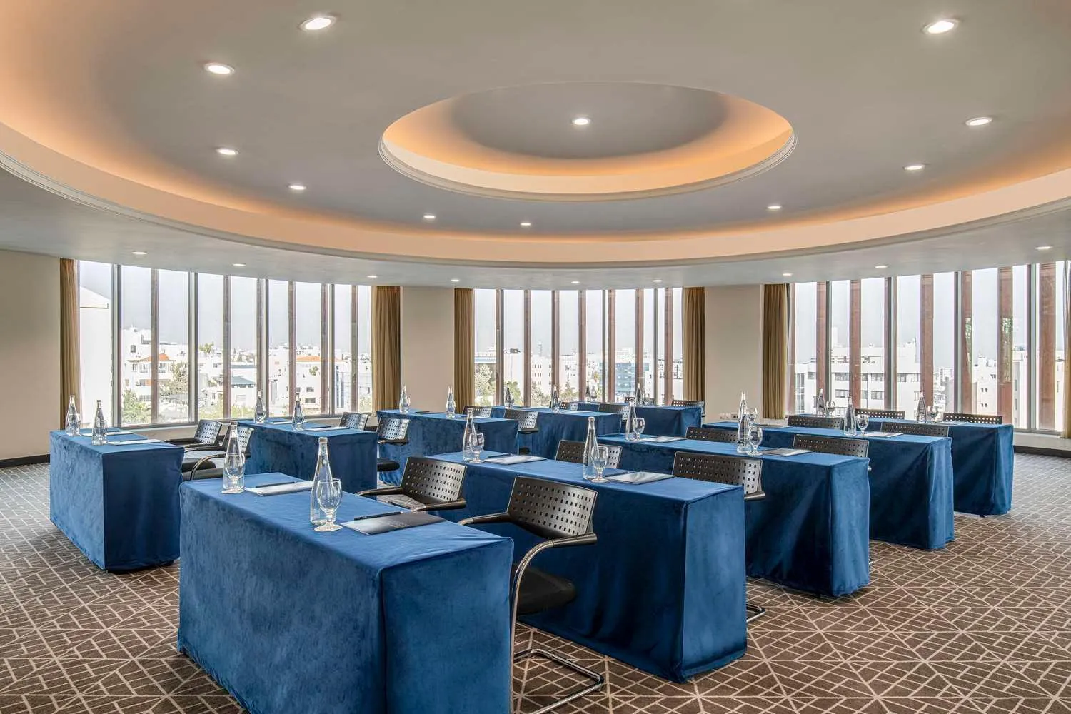 Meeting/conference room in Signia by Hilton