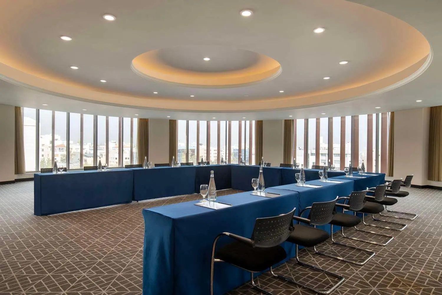 Meeting/conference room in Signia by Hilton