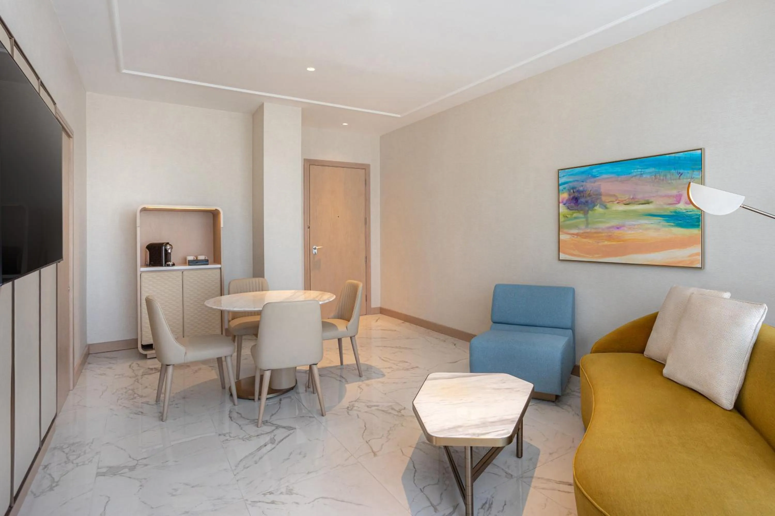 TV and multimedia in Signia by Hilton