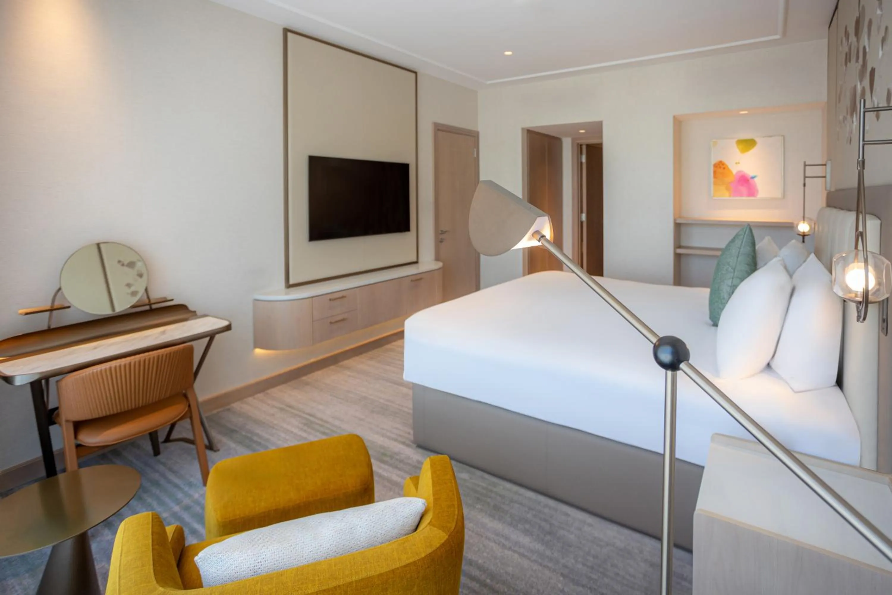 Communal lounge/ TV room, Bed in Signia by Hilton