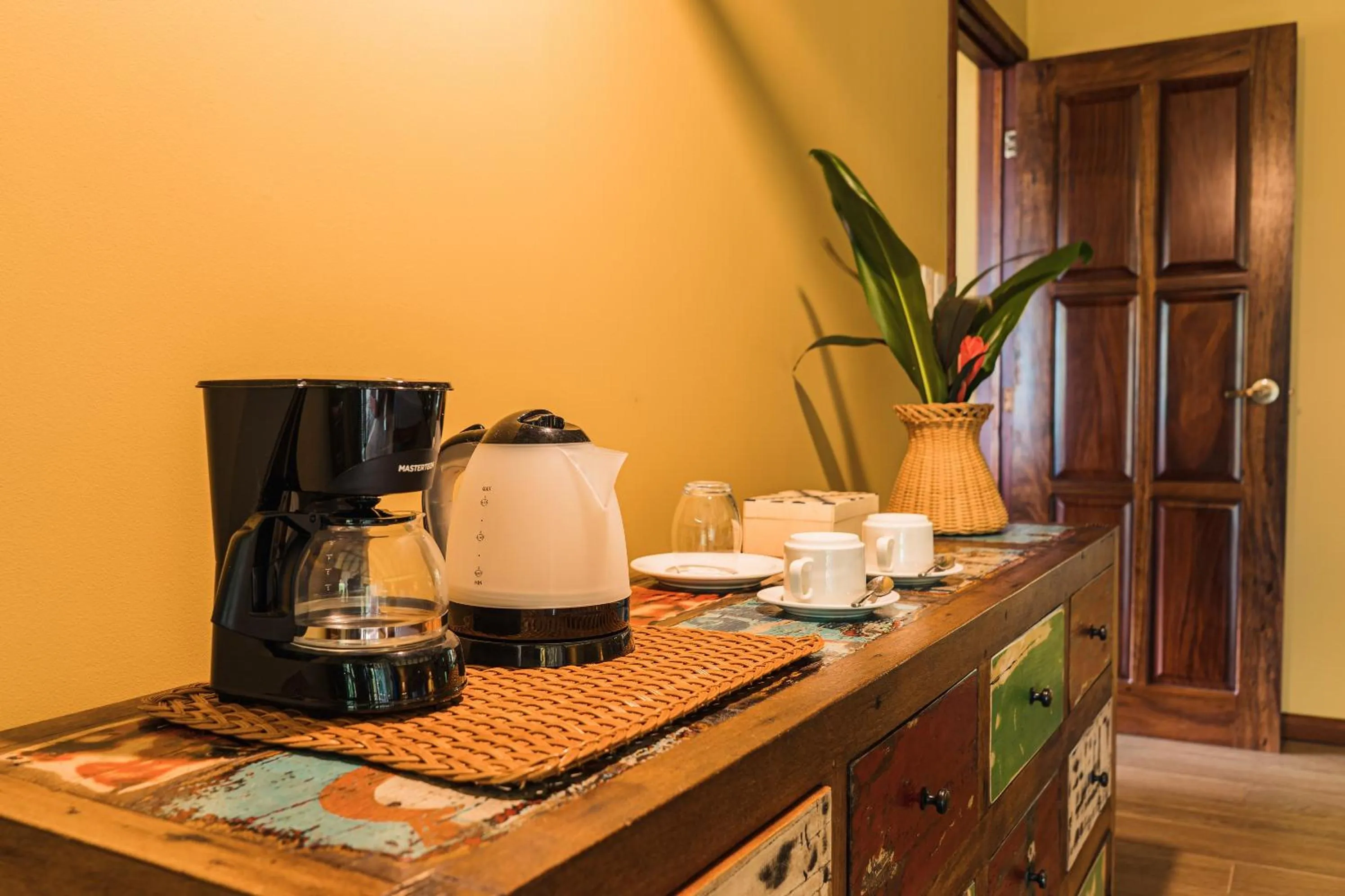 Coffee/tea facilities in Kunken Boutique Hotel