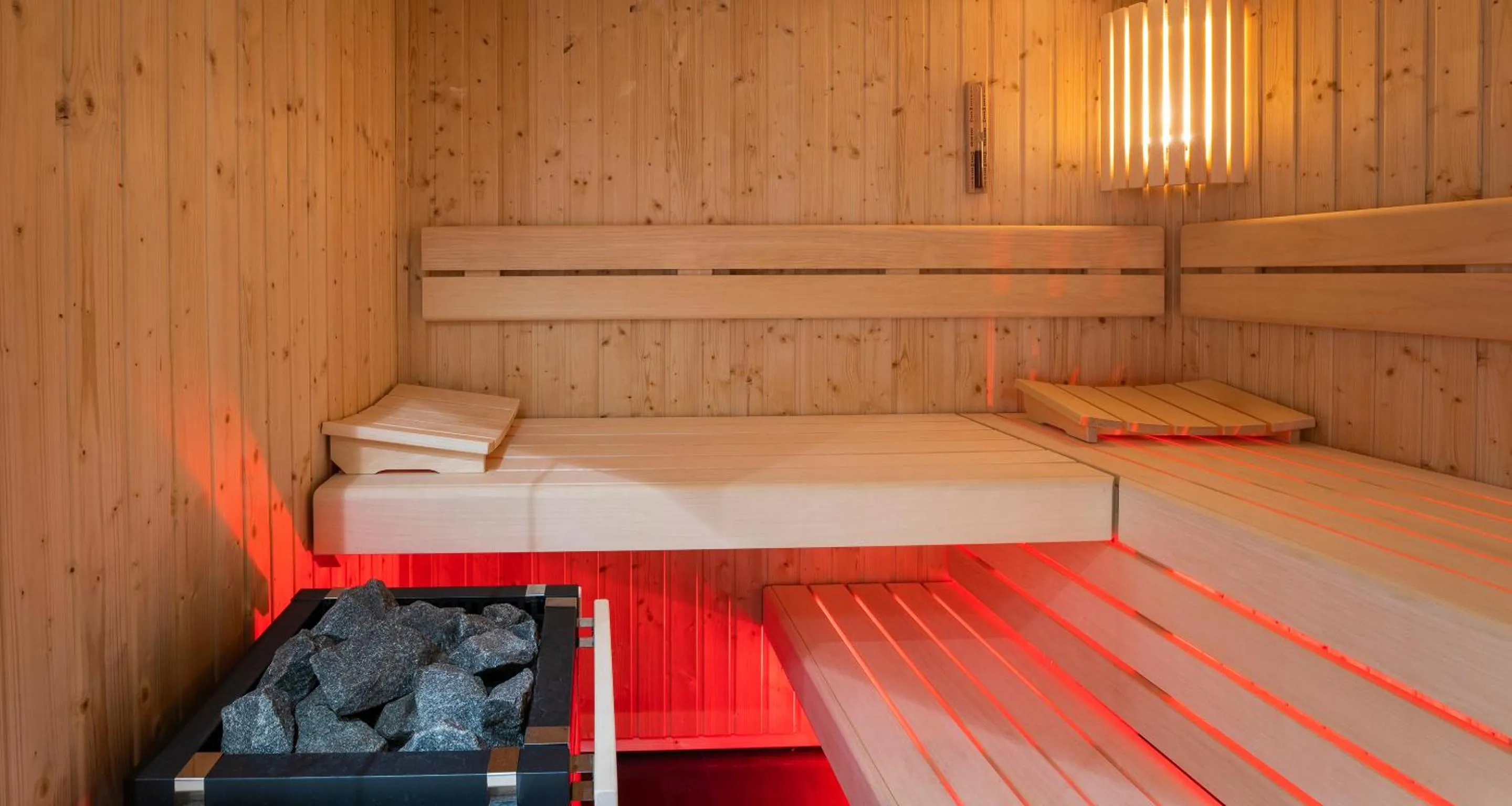Sauna, Bed in PLAZA INN Heilbronn