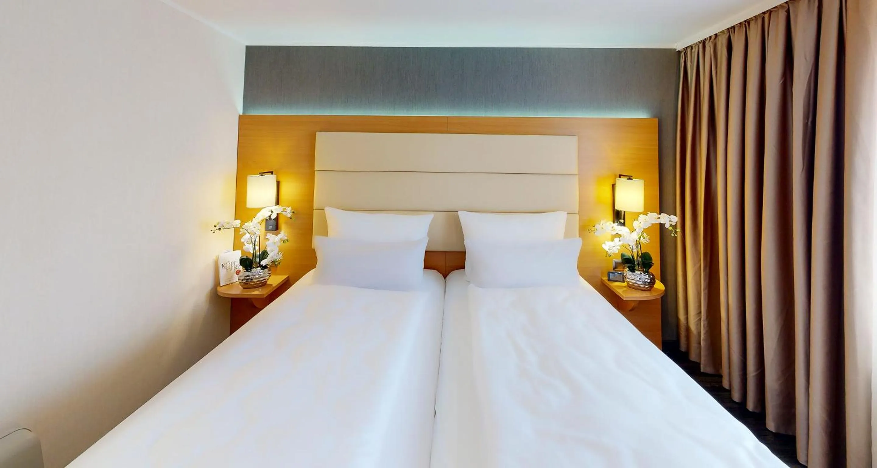 Bed in PLAZA INN Heilbronn