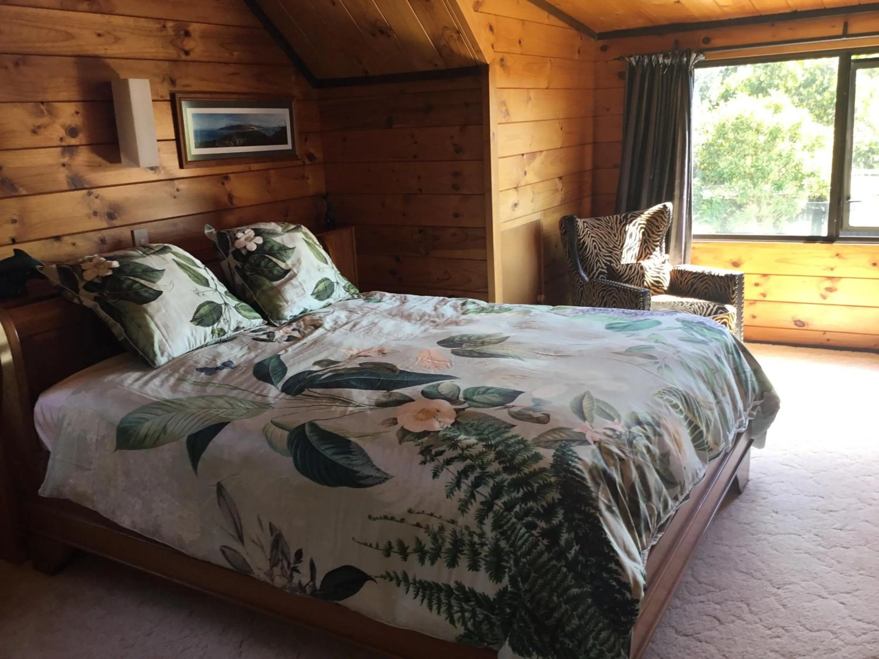 Bed in Norfolk Gardens Bed and Breakfast