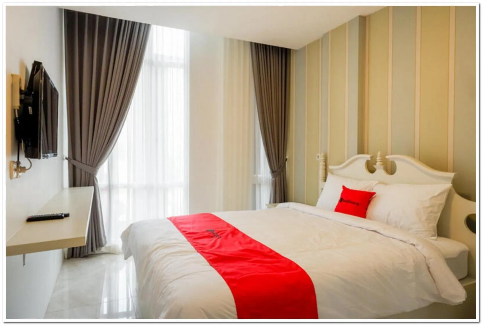 Bed in RedDoorz Plus @ Madukoro Raya Semarang