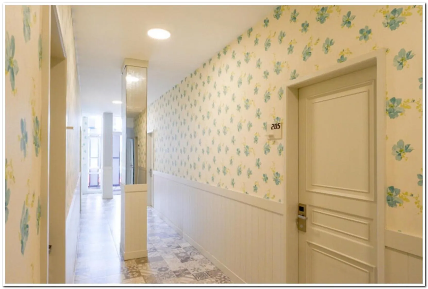 RedDoorz Plus @ Madukoro Raya Semarang