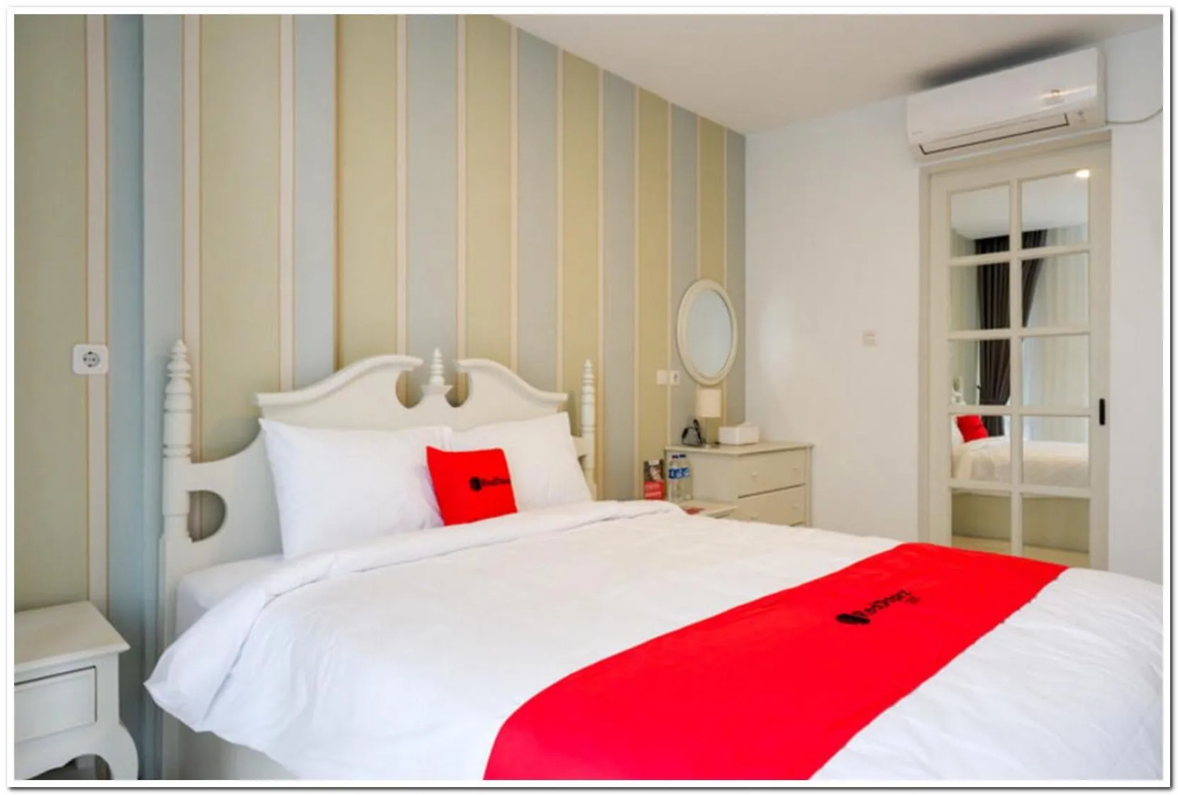 Bed in RedDoorz Plus @ Madukoro Raya Semarang