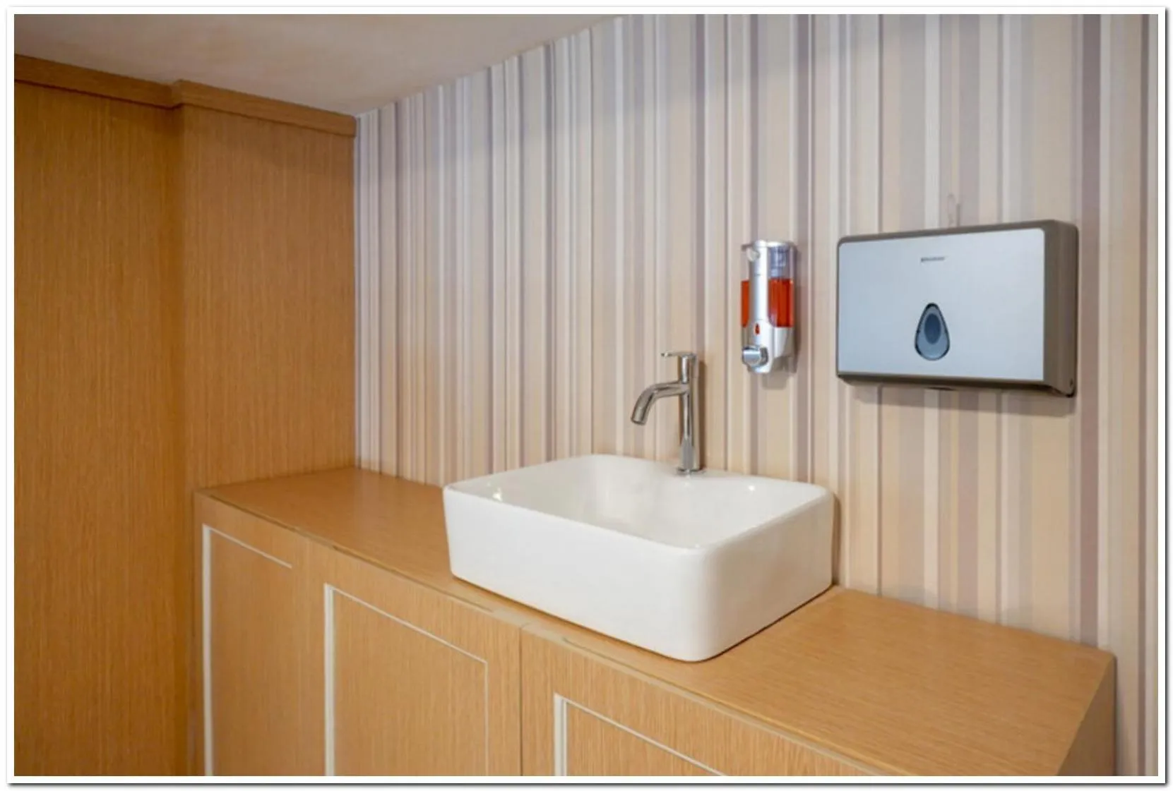 RedDoorz Plus @ Madukoro Raya Semarang