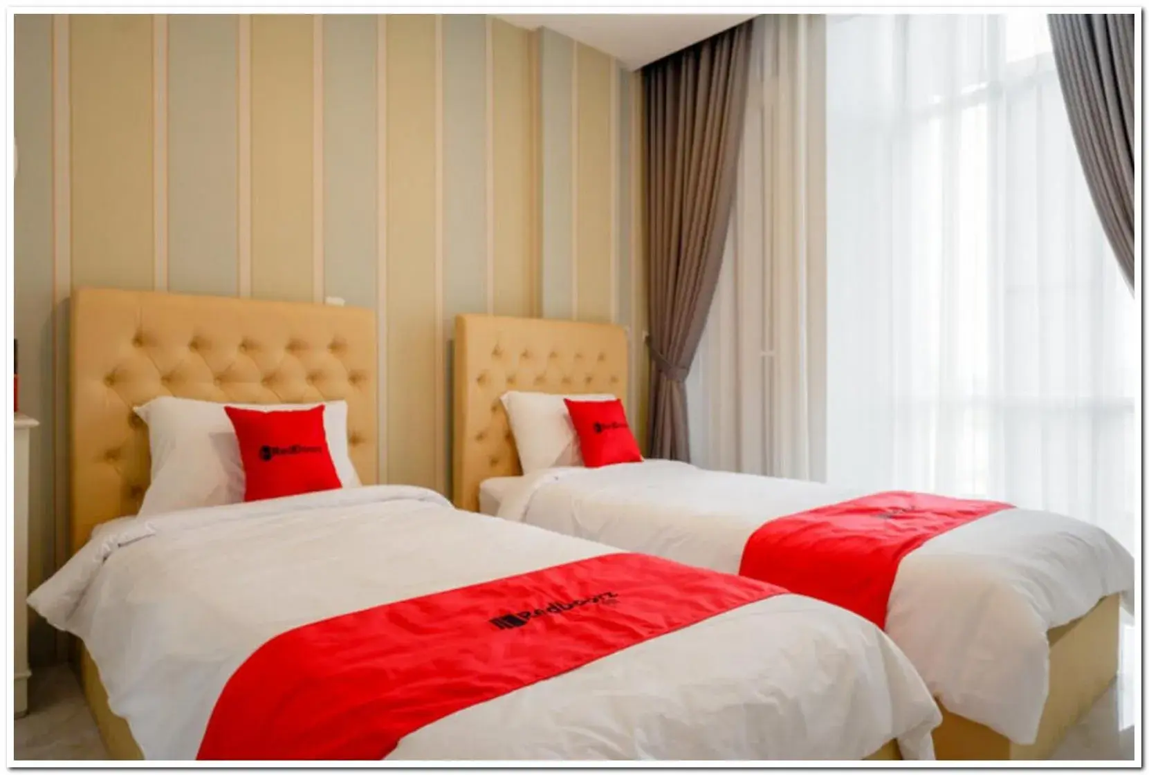 Bed in RedDoorz Plus @ Madukoro Raya Semarang Bed in RedDoorz Plus @ Madukoro Raya Semarang