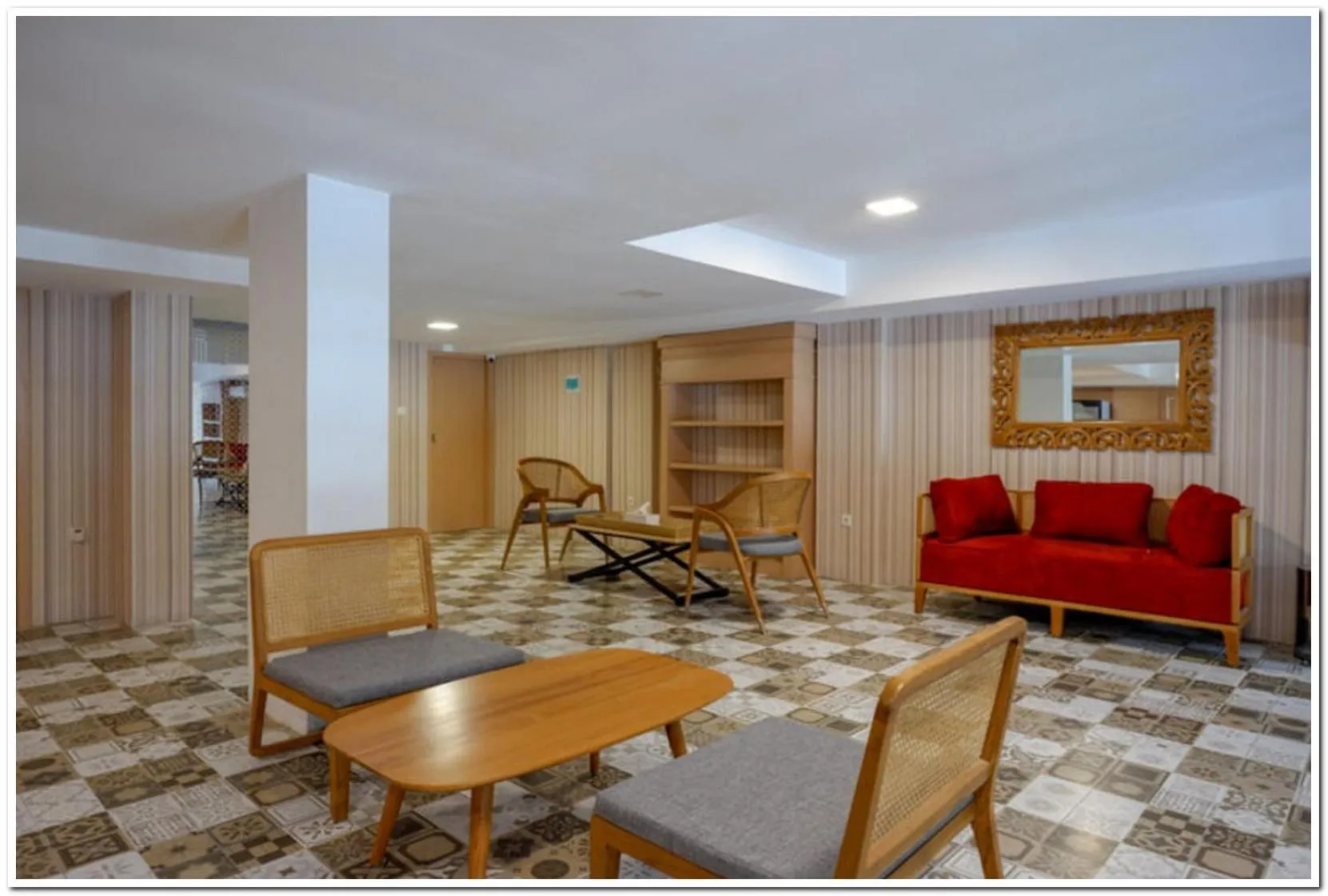 RedDoorz Plus @ Madukoro Raya Semarang