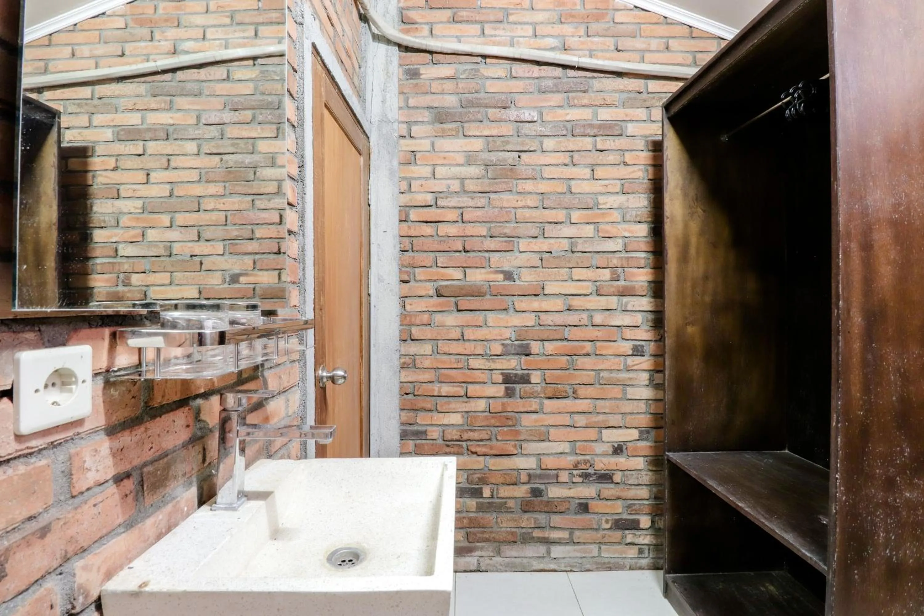 Bathroom in Balkondes Kenalan