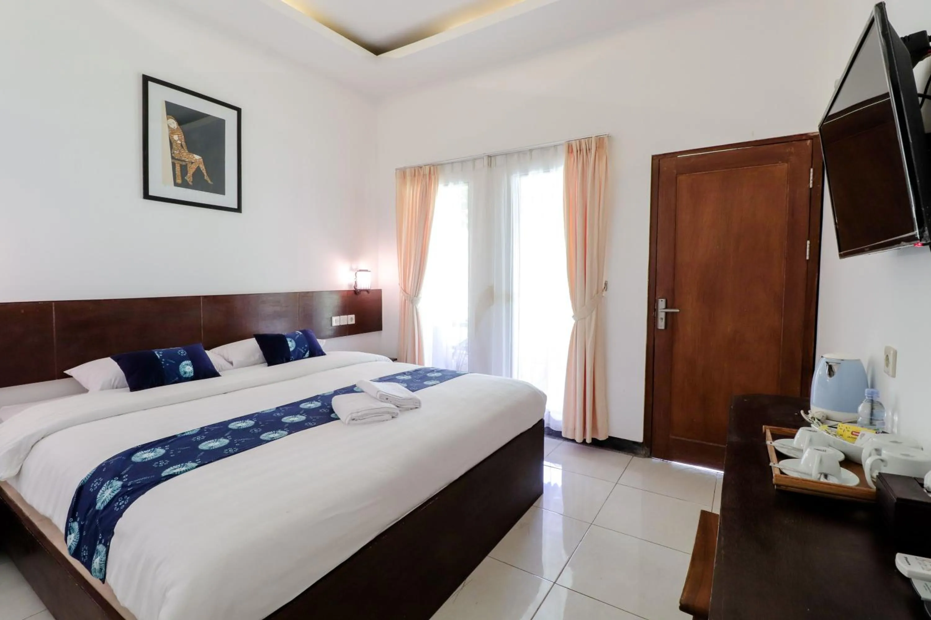 Bedroom, Bed in Balkondes Kenalan