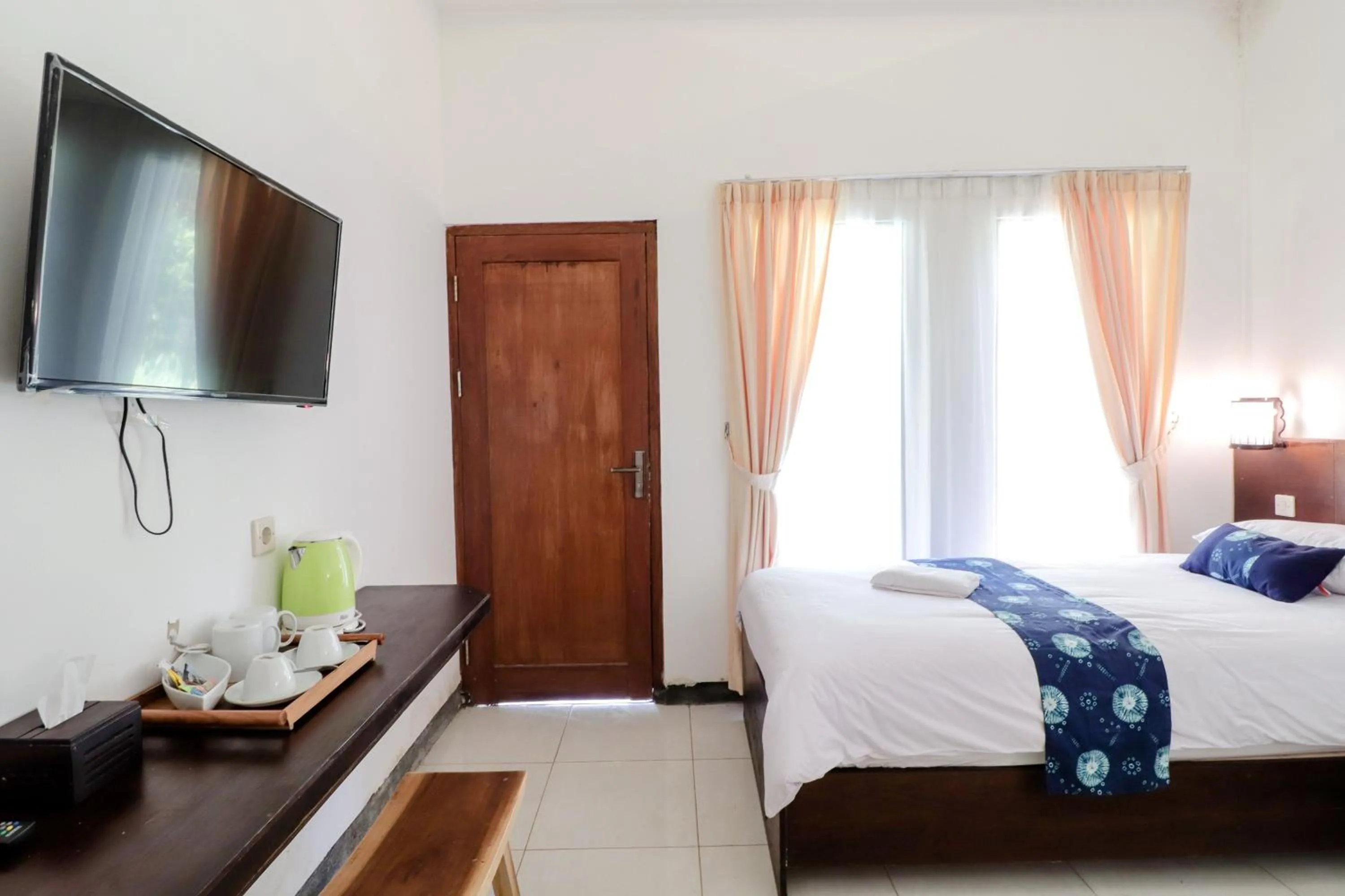 Bedroom, Bed in Balkondes Kenalan