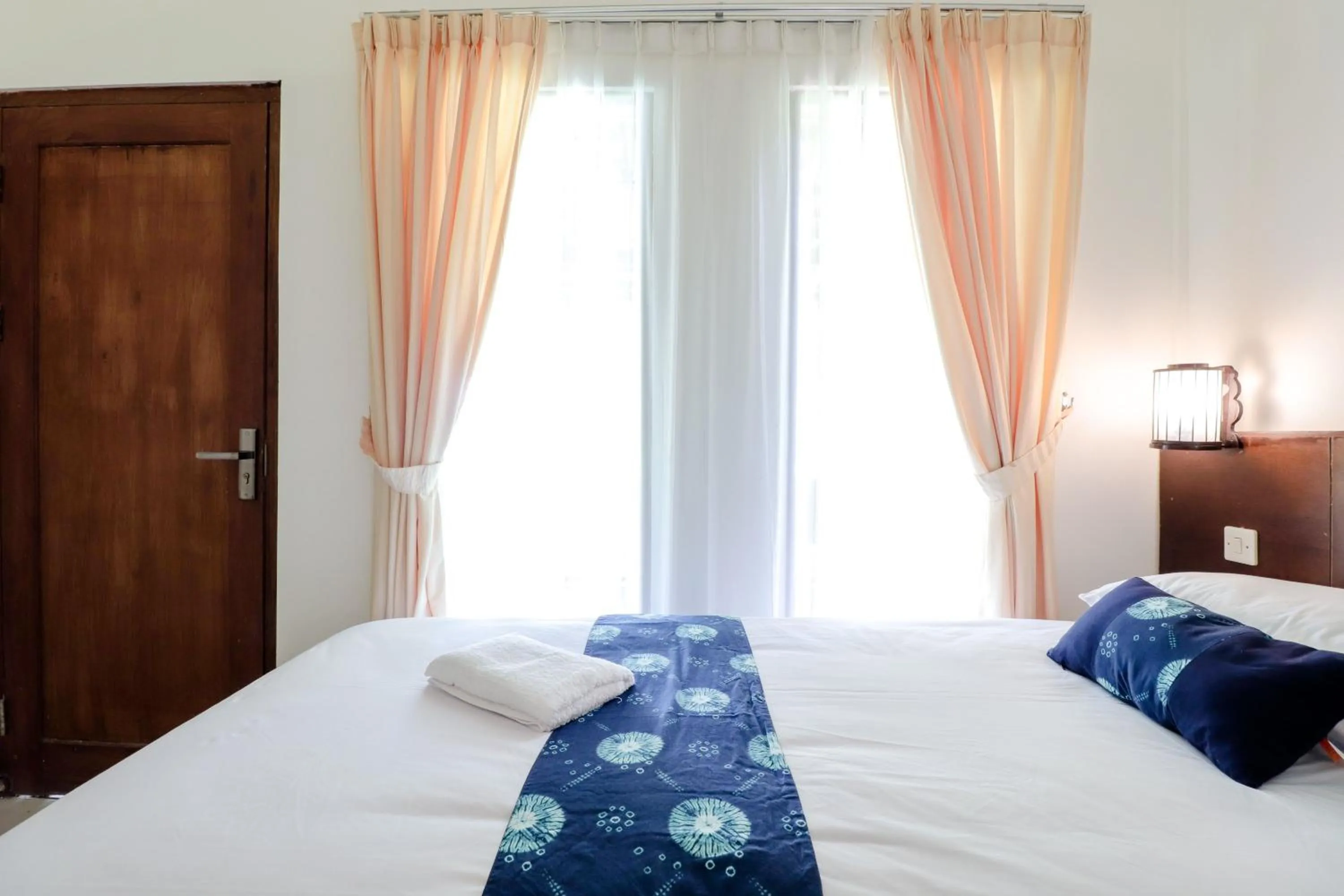 Bedroom, Bed in Balkondes Kenalan