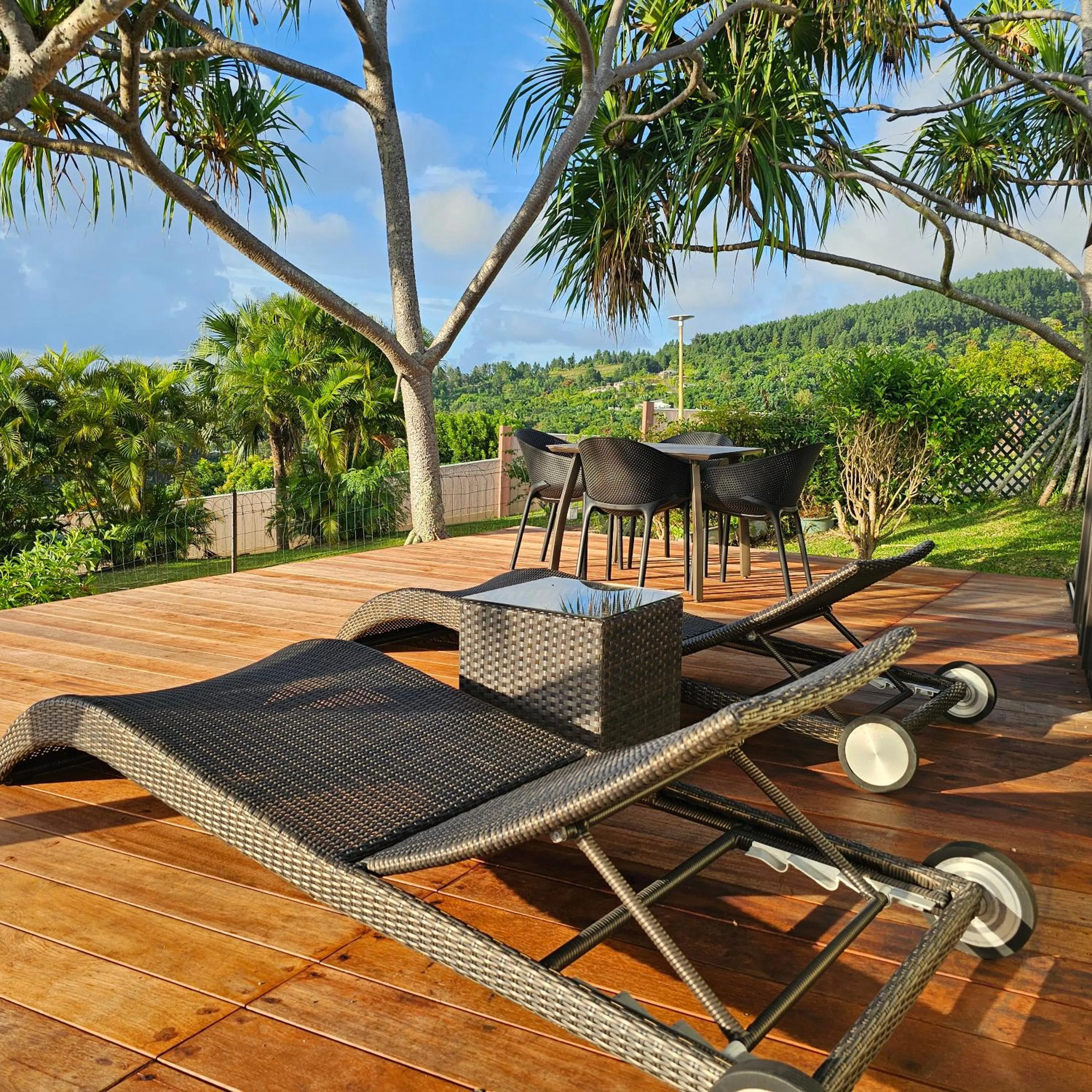 Patio in Jolie Maison Vue Ocean et Moorea