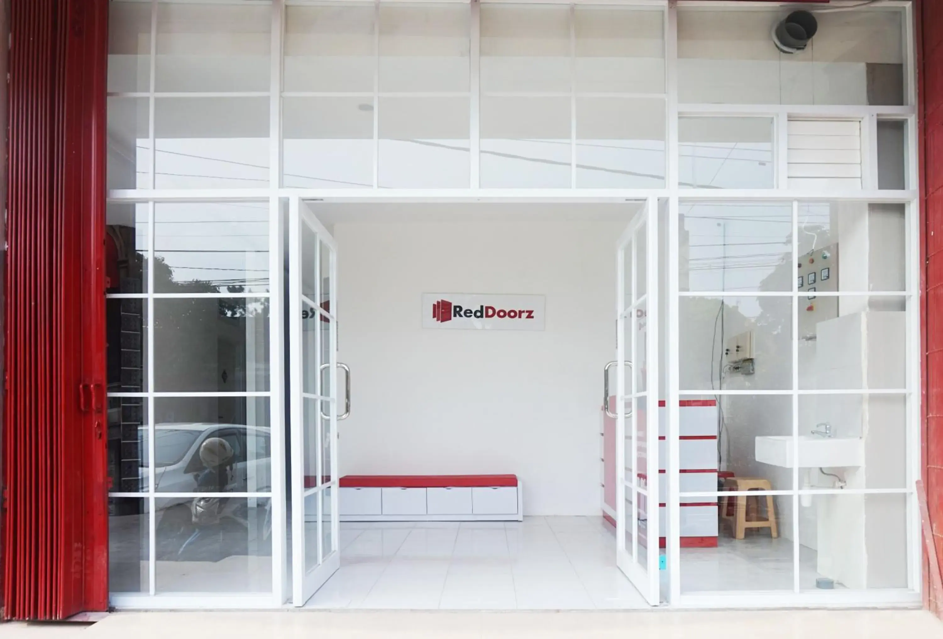 Property building in RedDoorz @ Jalan Tanjung Blitar Property building in RedDoorz @ Jalan Tanjung Blitar