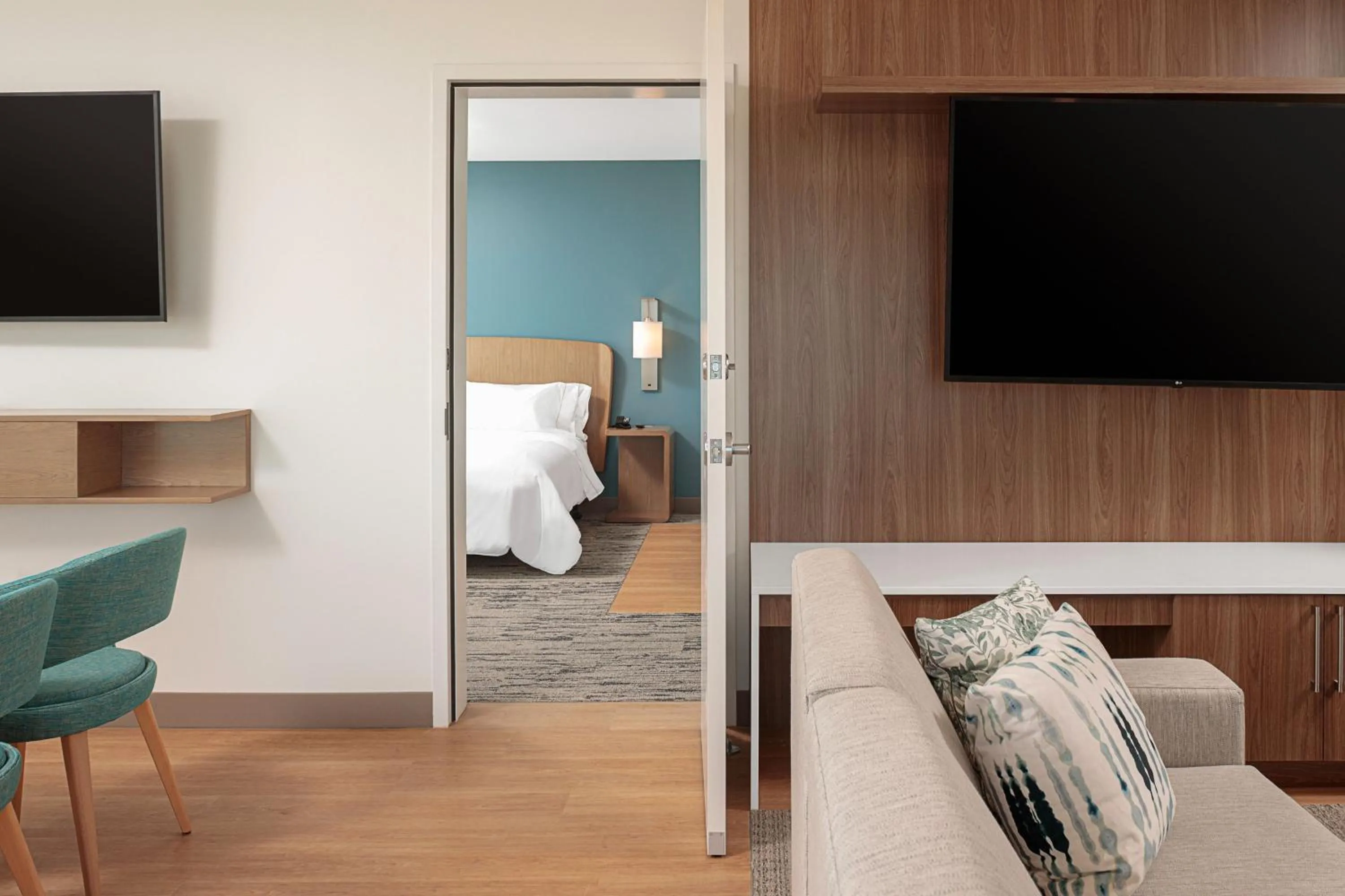 Photo of the whole room, Bed in Element Nashville Vanderbilt West End