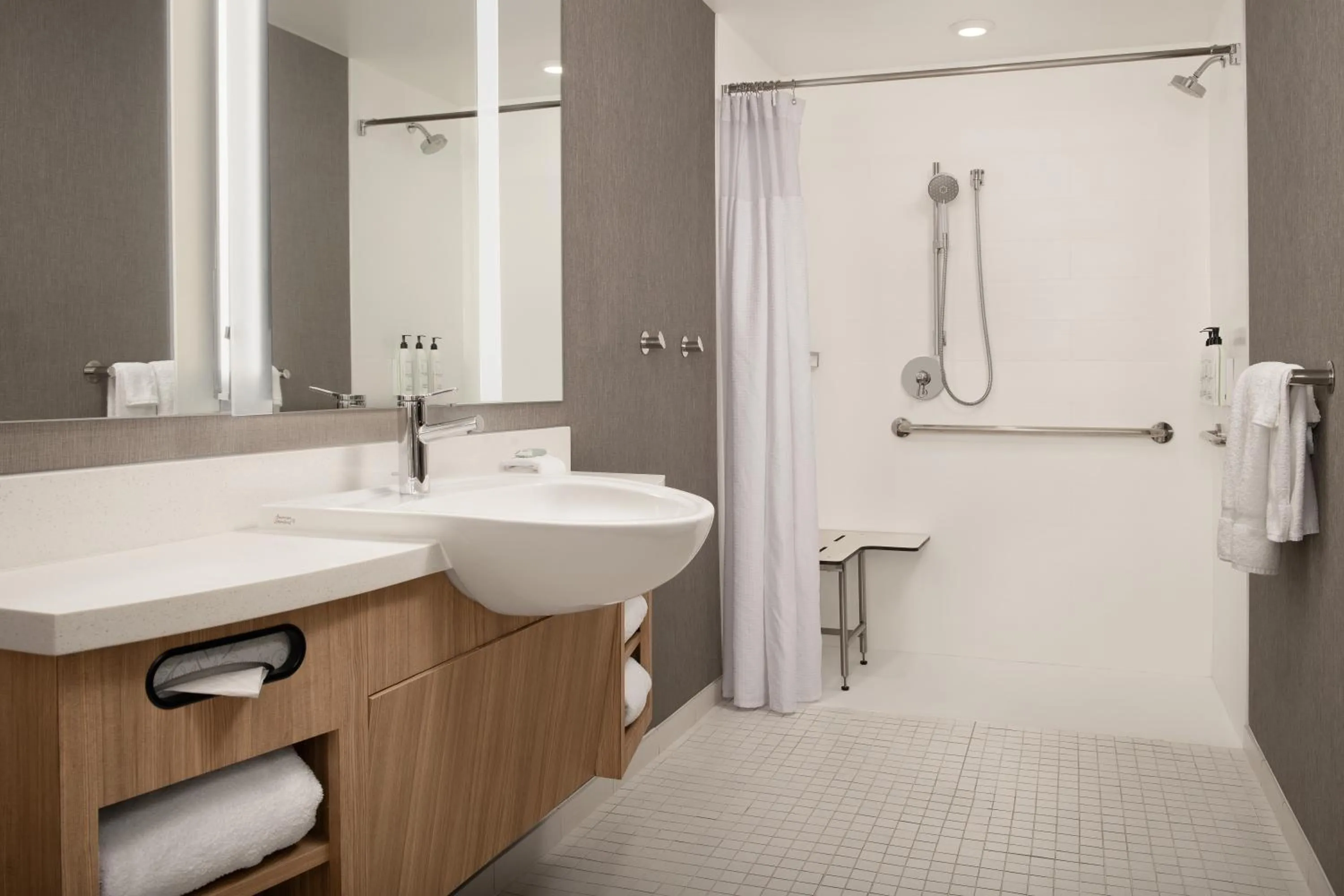 Shower in SpringHill Suites By Marriott Charleston Airport & Convention Center