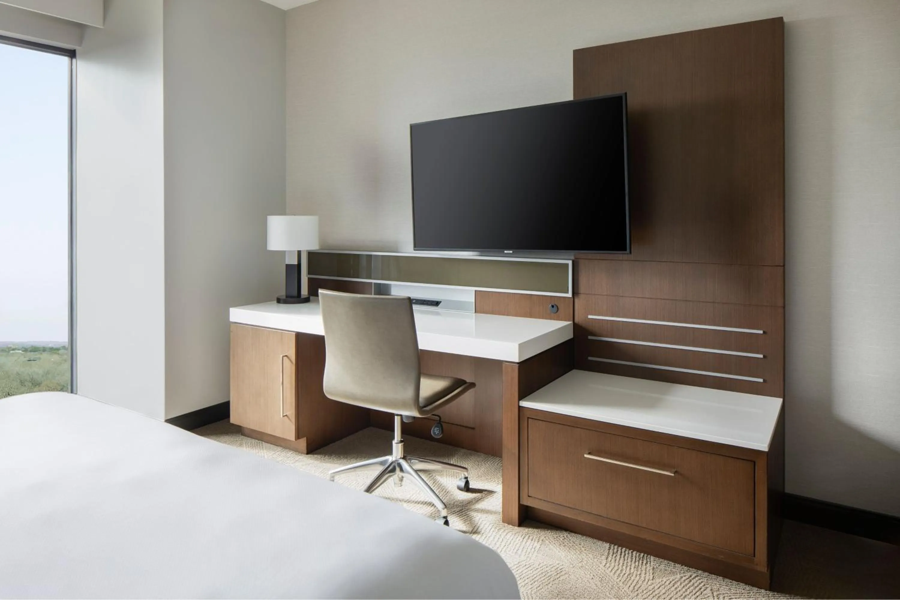 Photo of the whole room, Bed in Delta Hotels by Marriott Dallas Southlake