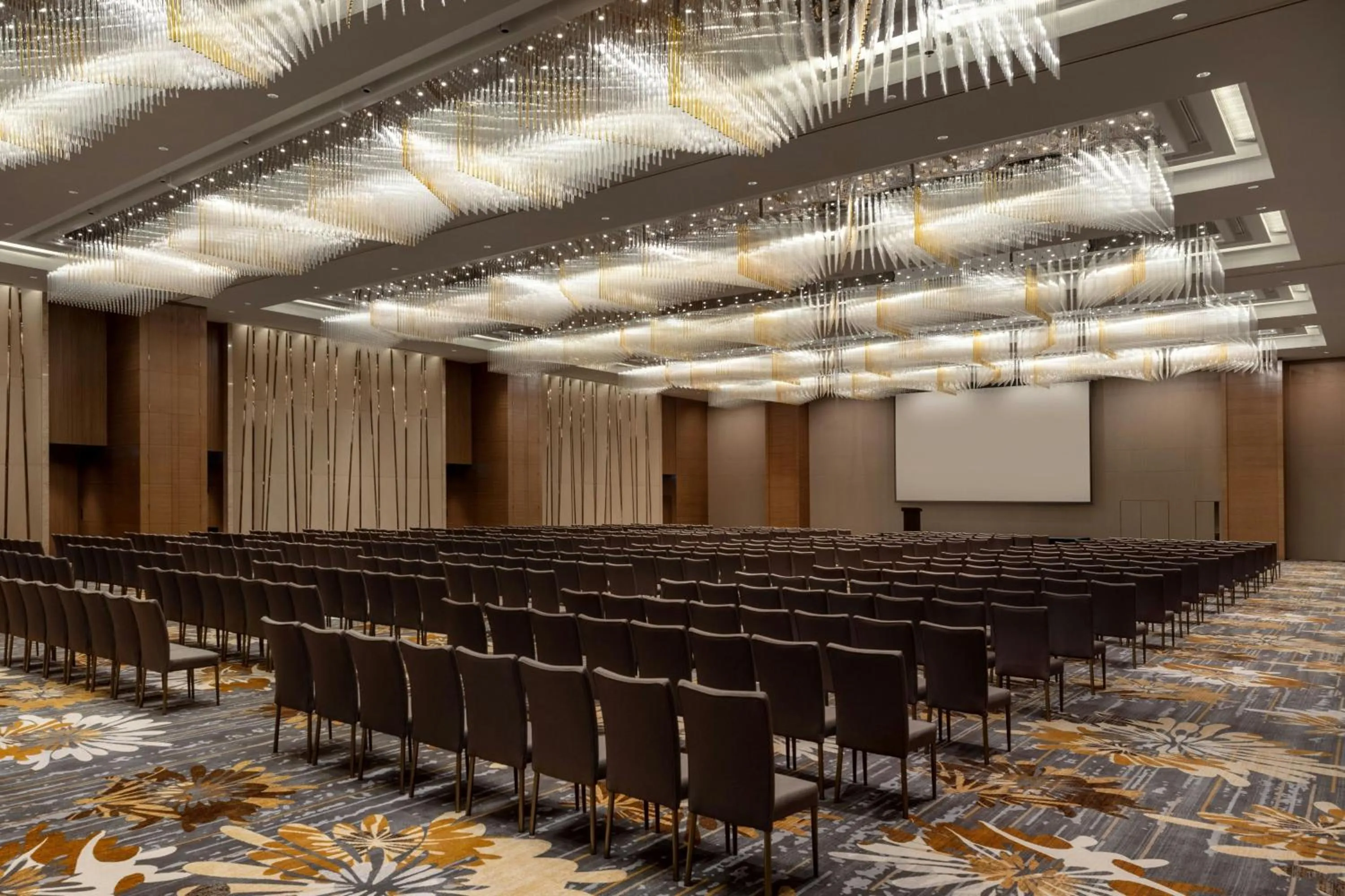 Entertainment in Sheraton Hong Kong Tung Chung Hotel