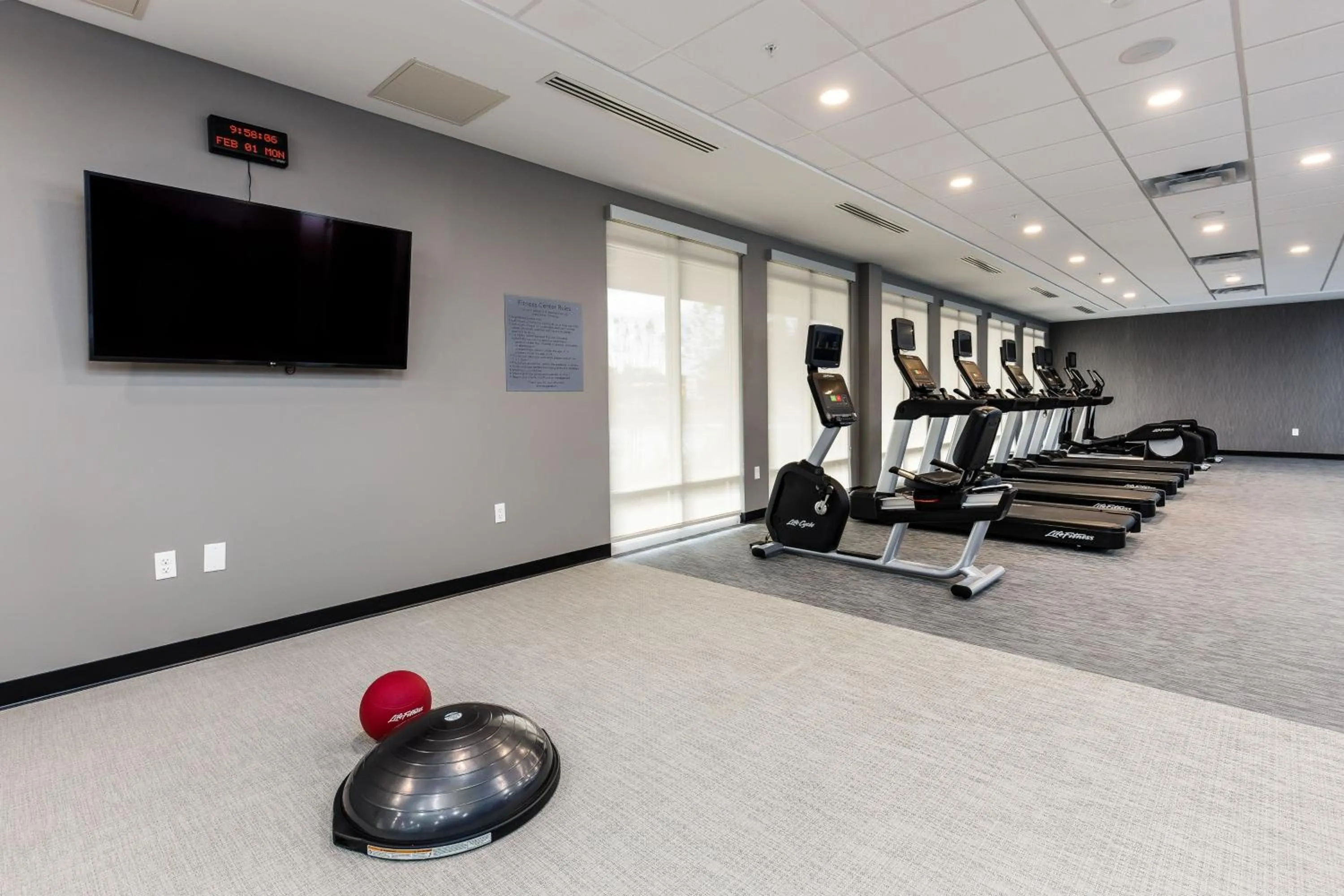 Fitness centre/facilities in Courtyard by Marriott Pensacola I-10 West