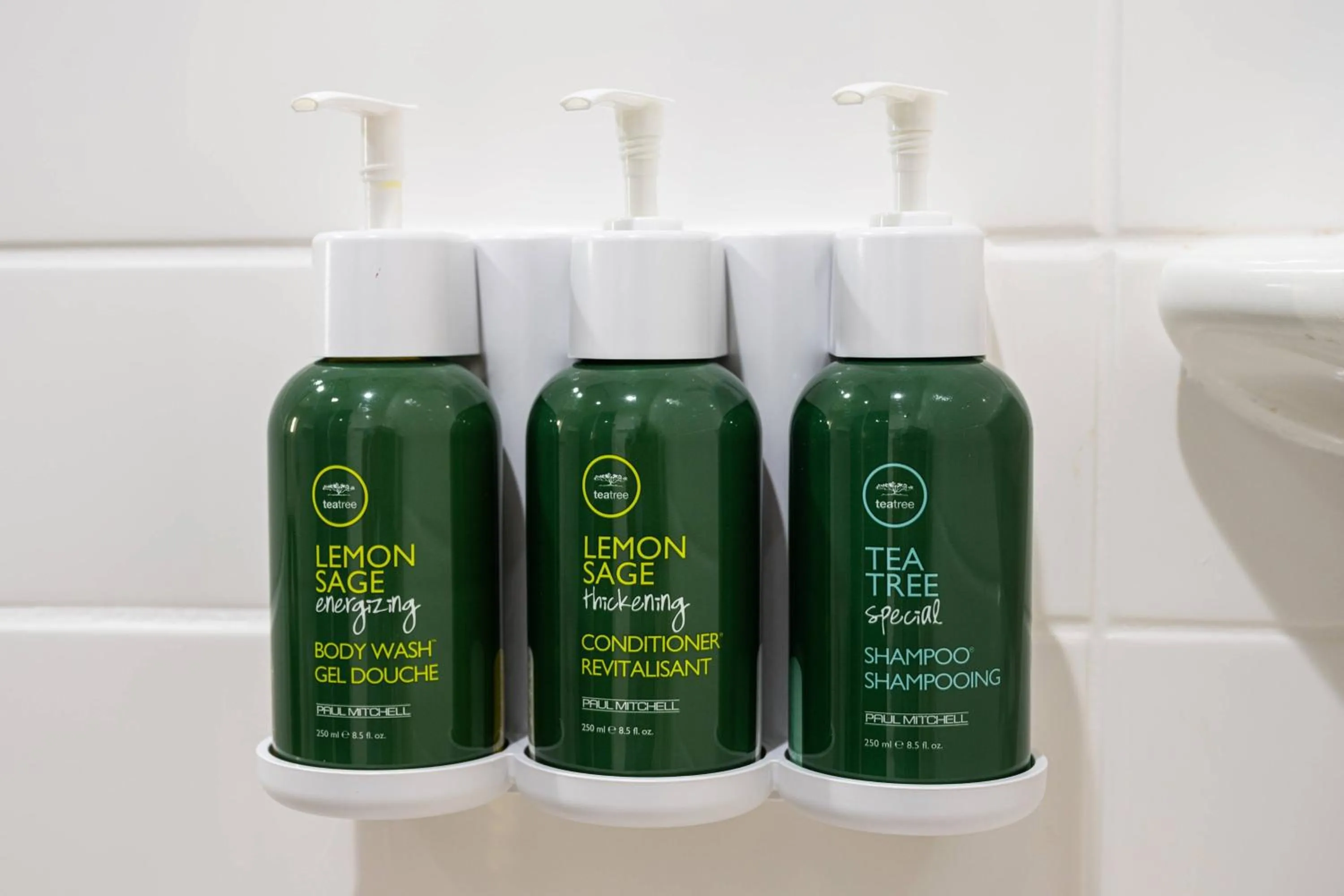 Bathroom in Fairfield by Marriott Inn & Suites Anaheim Los Alamitos