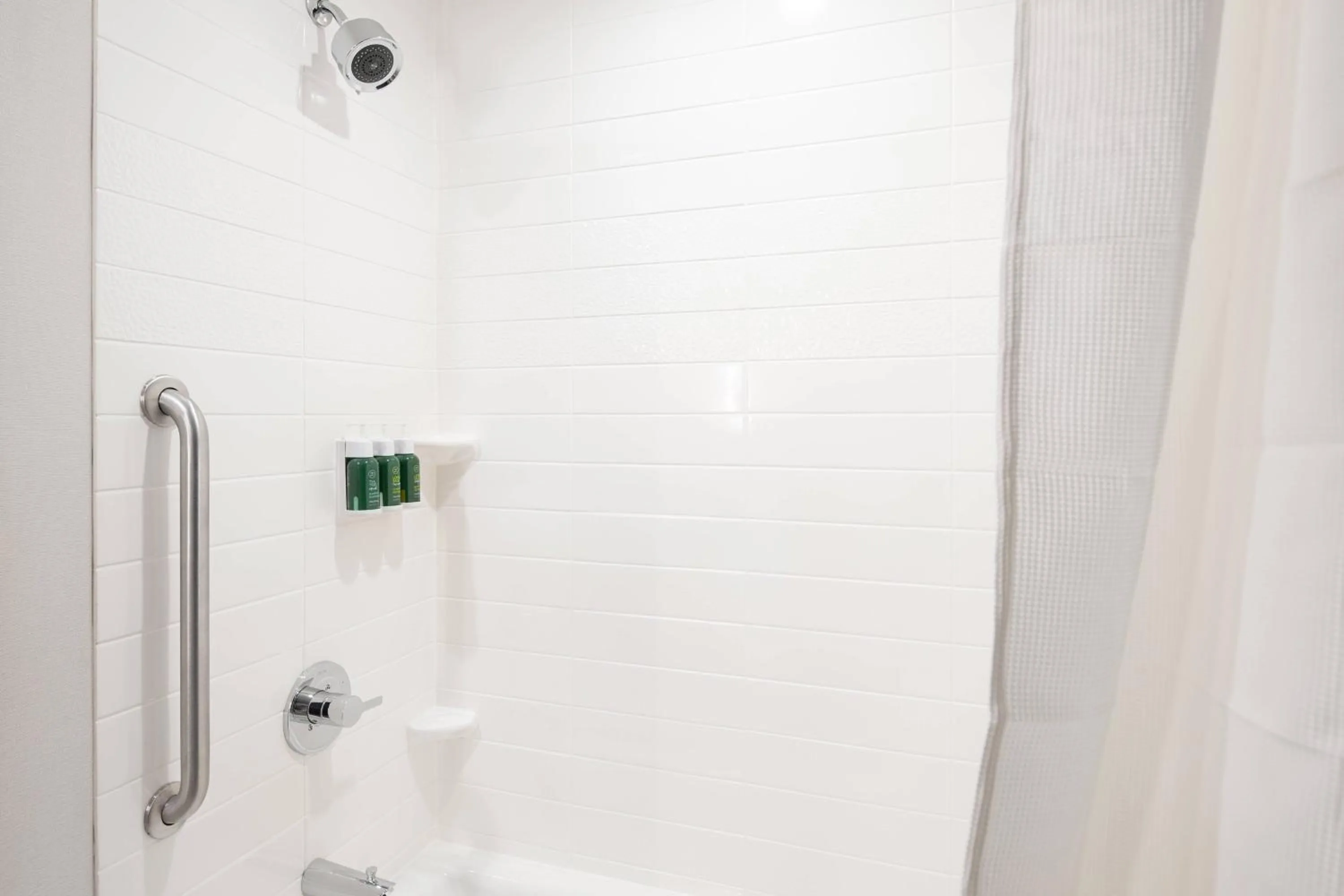 Bathroom in Fairfield by Marriott Inn & Suites Anaheim Los Alamitos