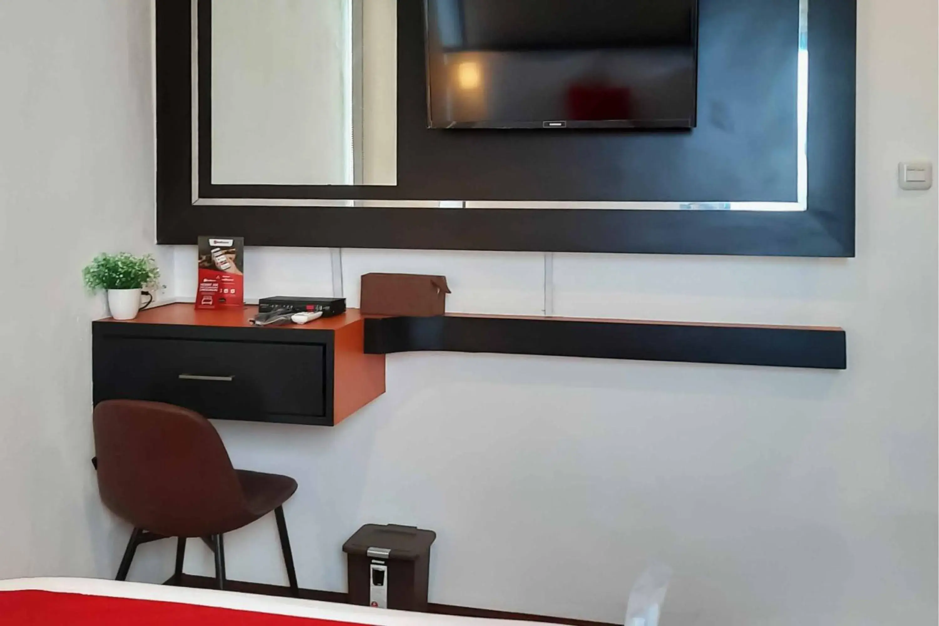 Breakfast in RedDoorz near RS Royal Prima Medan 2 Breakfast in RedDoorz near RS Royal Prima Medan 2