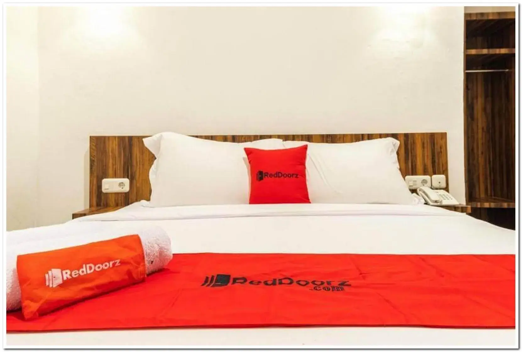 Bedroom, Bed in RedDoorz near RS Royal Prima Medan 2 Bedroom, Bed in RedDoorz near RS Royal Prima Medan 2