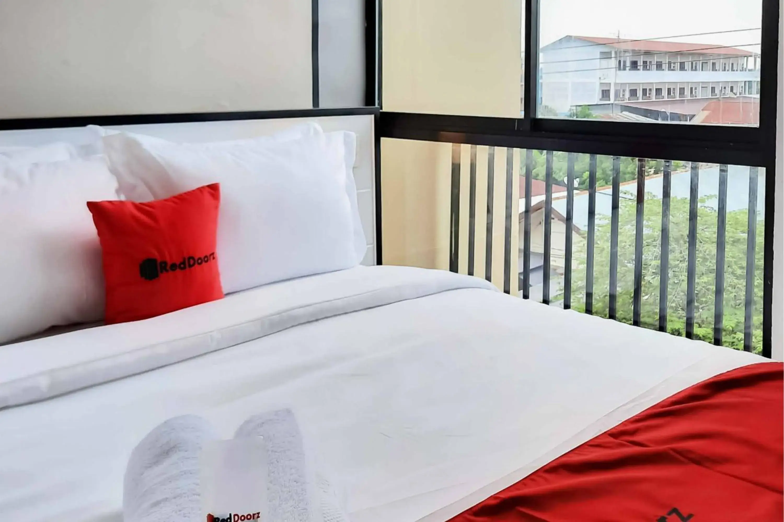 Bed in RedDoorz near RS Royal Prima Medan 2 Bed in RedDoorz near RS Royal Prima Medan 2