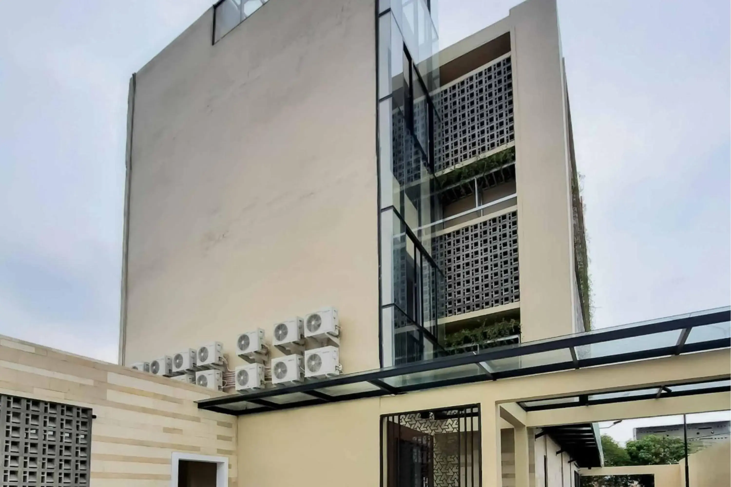 Property building in RedDoorz near RS Royal Prima Medan 2 Property building in RedDoorz near RS Royal Prima Medan 2