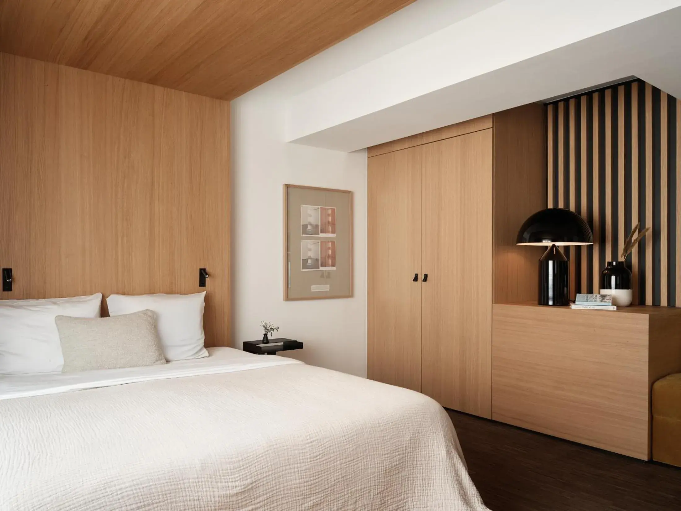 Bed in Bob W Münchner Freiheit Bed in Bob W Münchner Freiheit