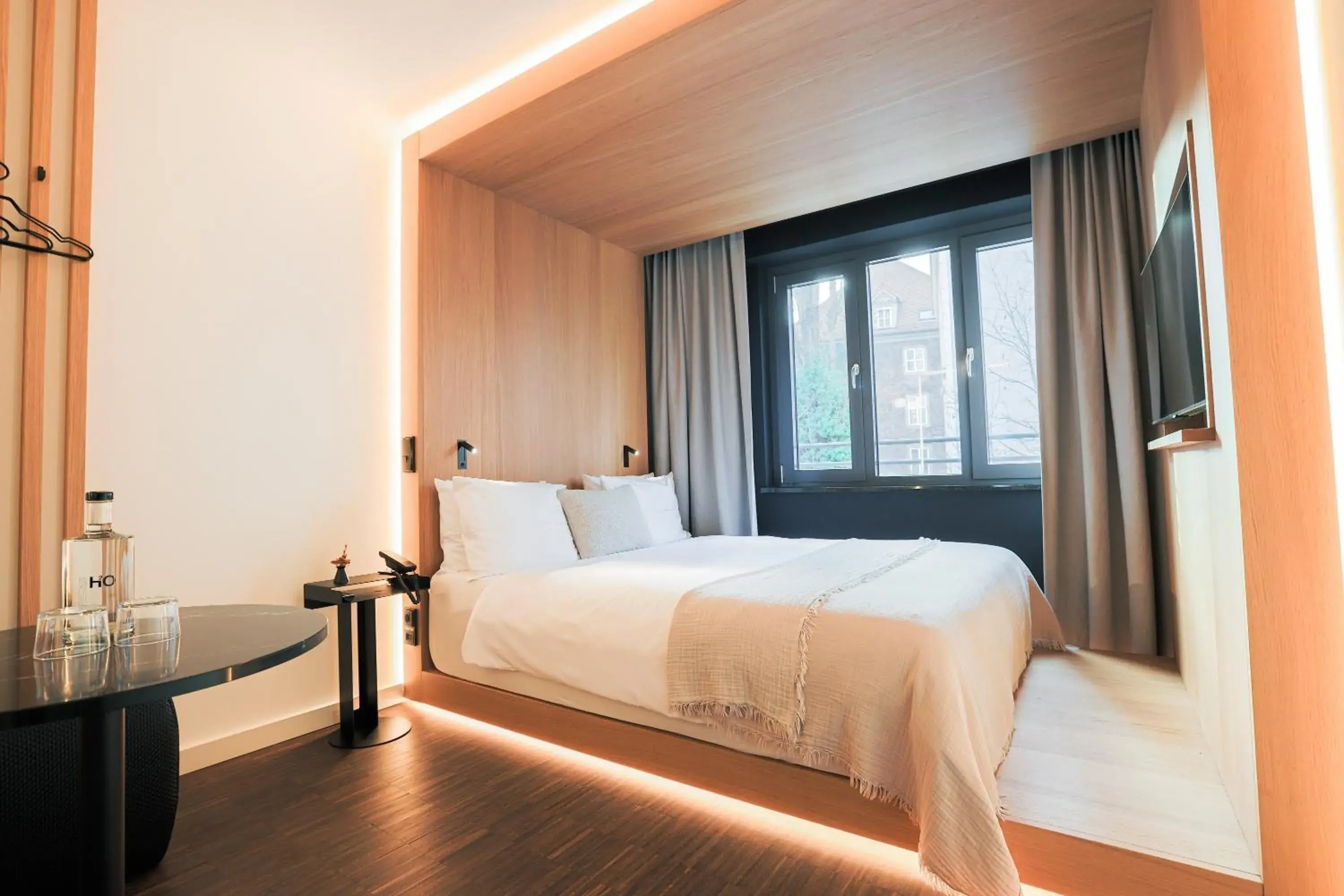 Bob W Münchner Freiheit Bob W Münchner Freiheit