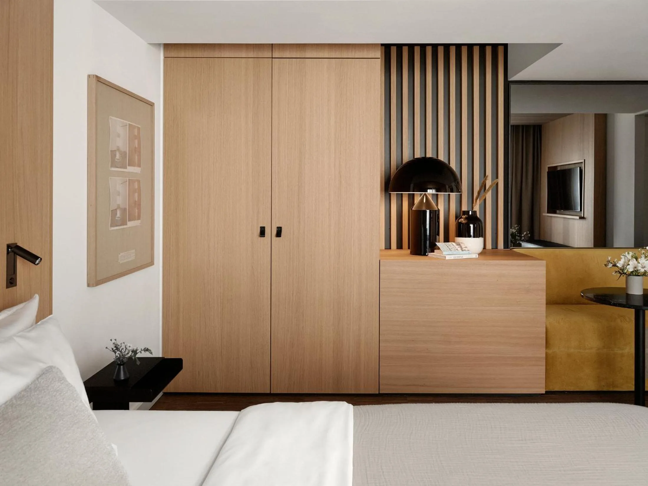 Seating area, Bed in Bob W Münchner Freiheit