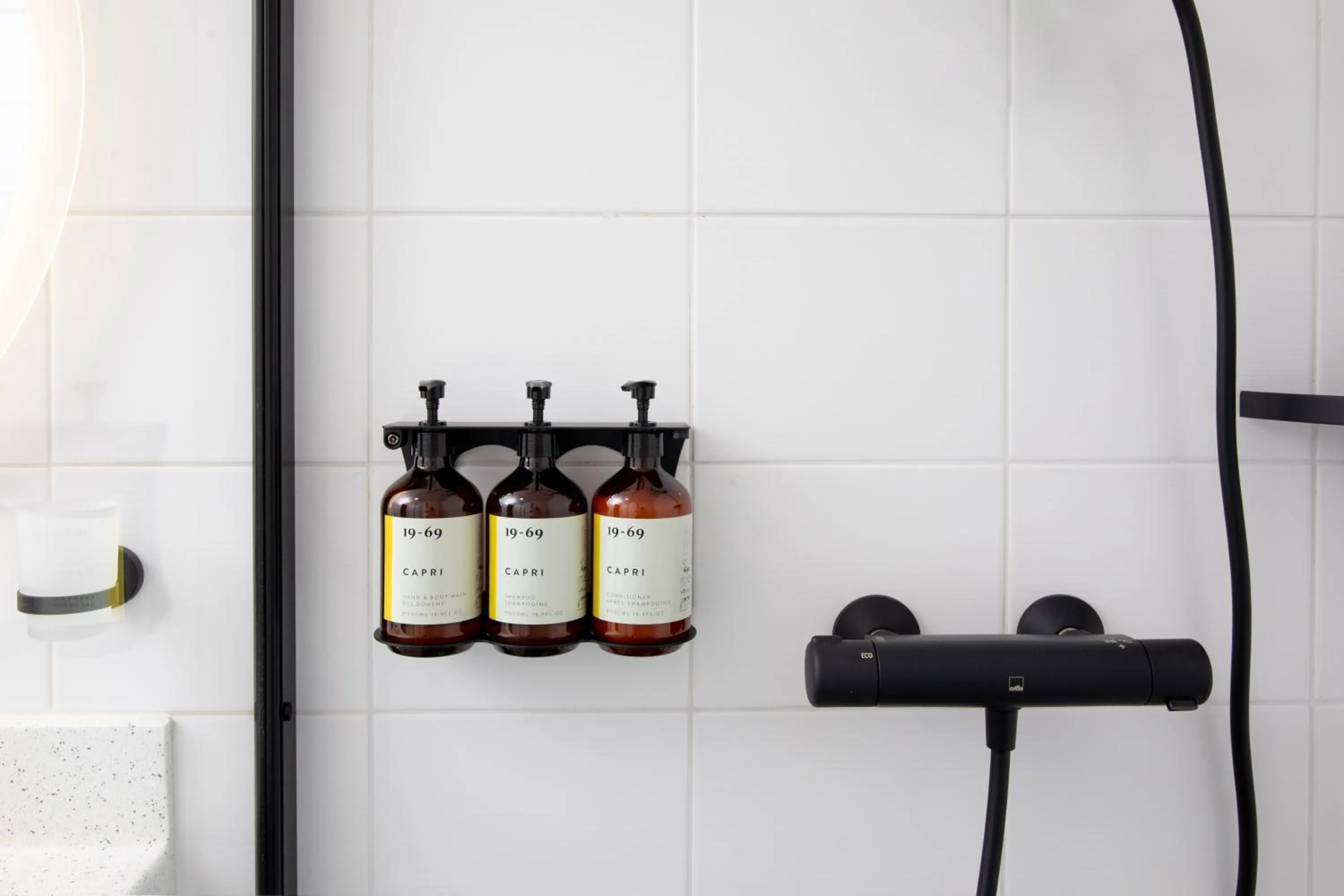 Shower in Bob W Munich Schwabing