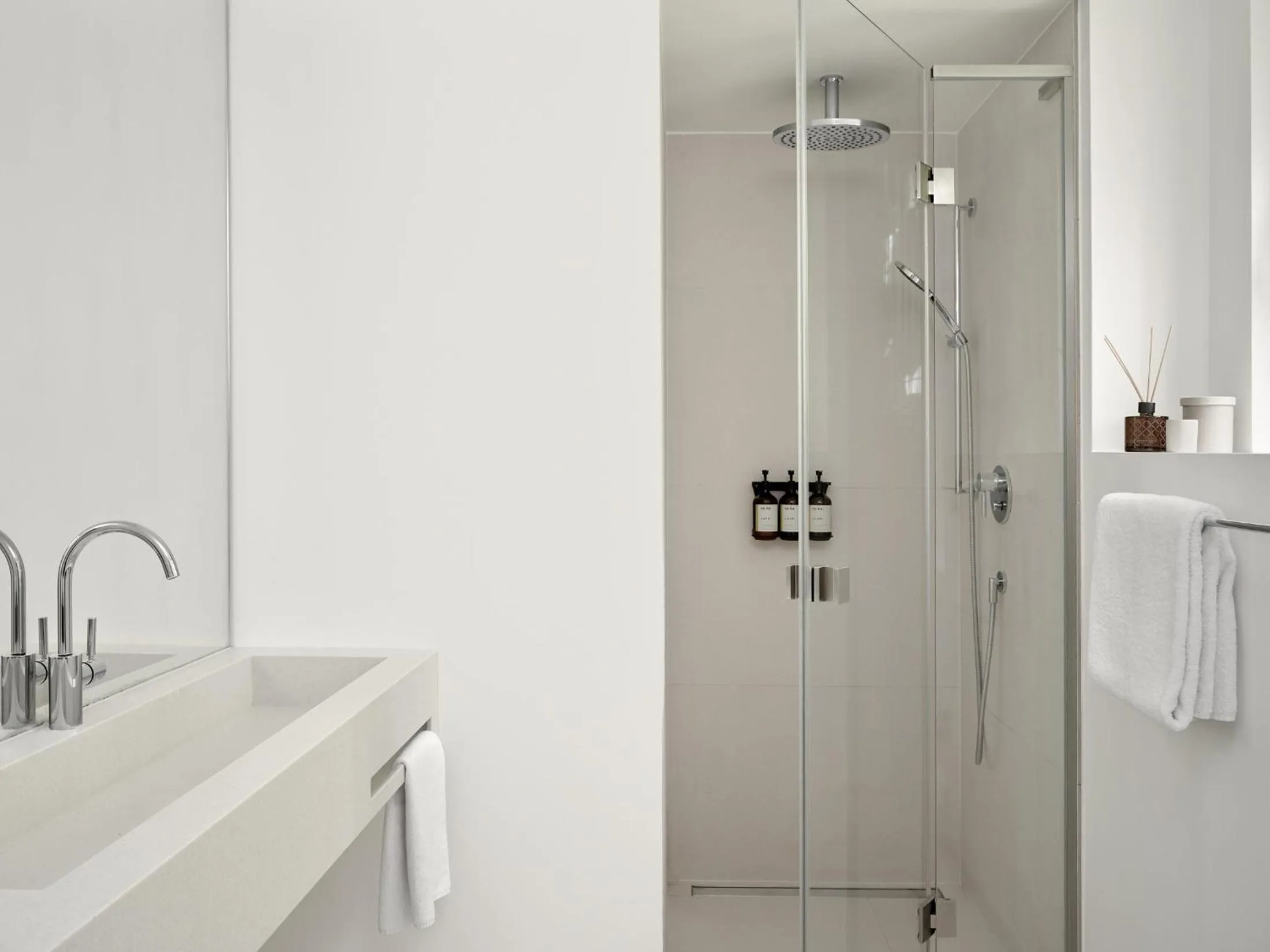 Shower in Bob W Munich Schwabing