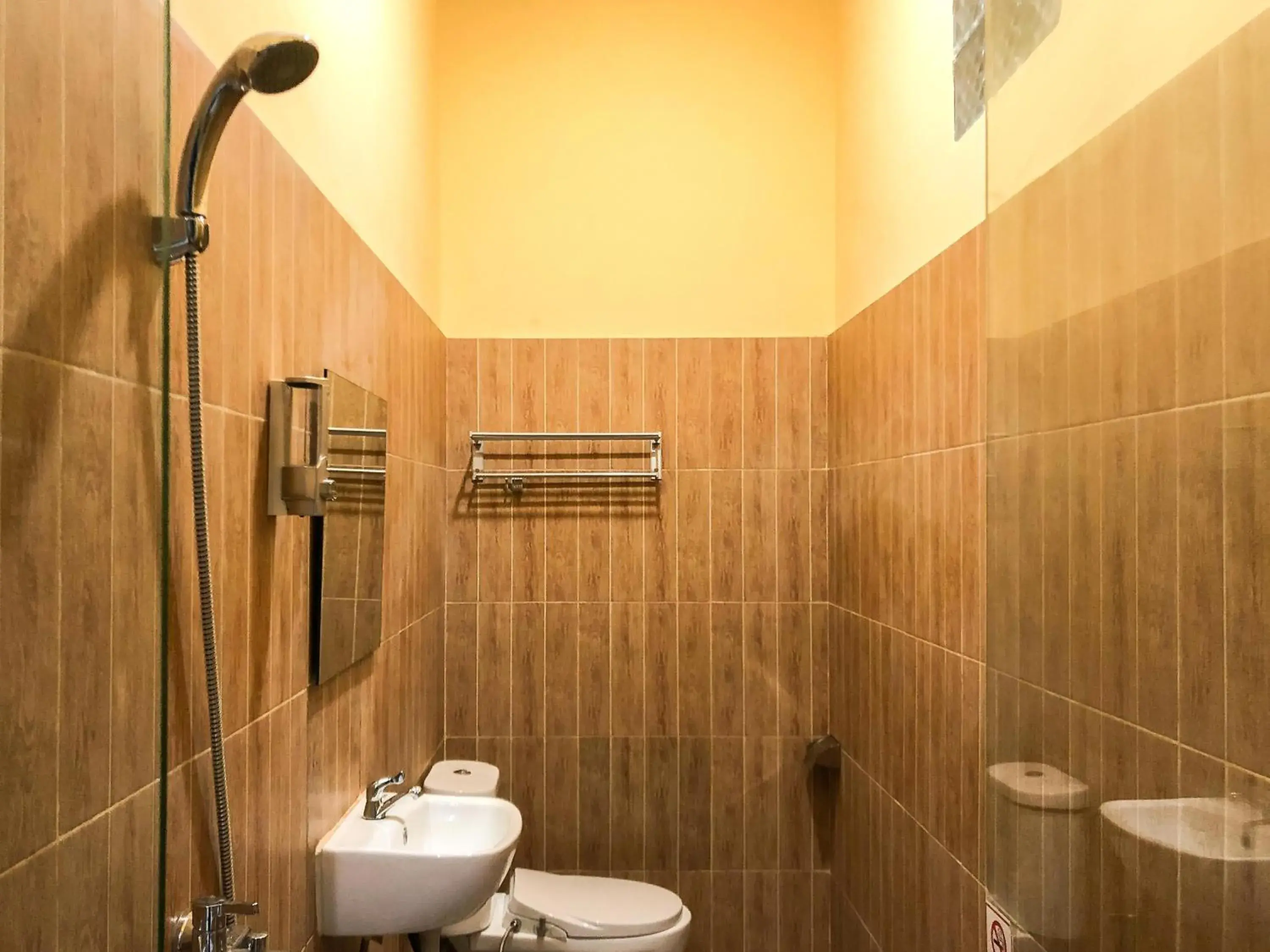 Bathroom in Urbanview Hotel Gangnam near Mall Olympic Garden Bathroom in Urbanview Hotel Gangnam near Mall Olympic Garden