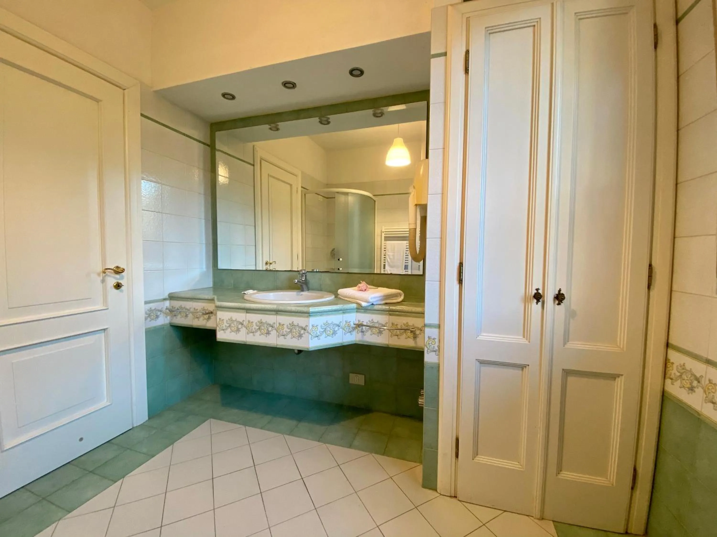 Bathroom in Villa Alda Suites & Rooms