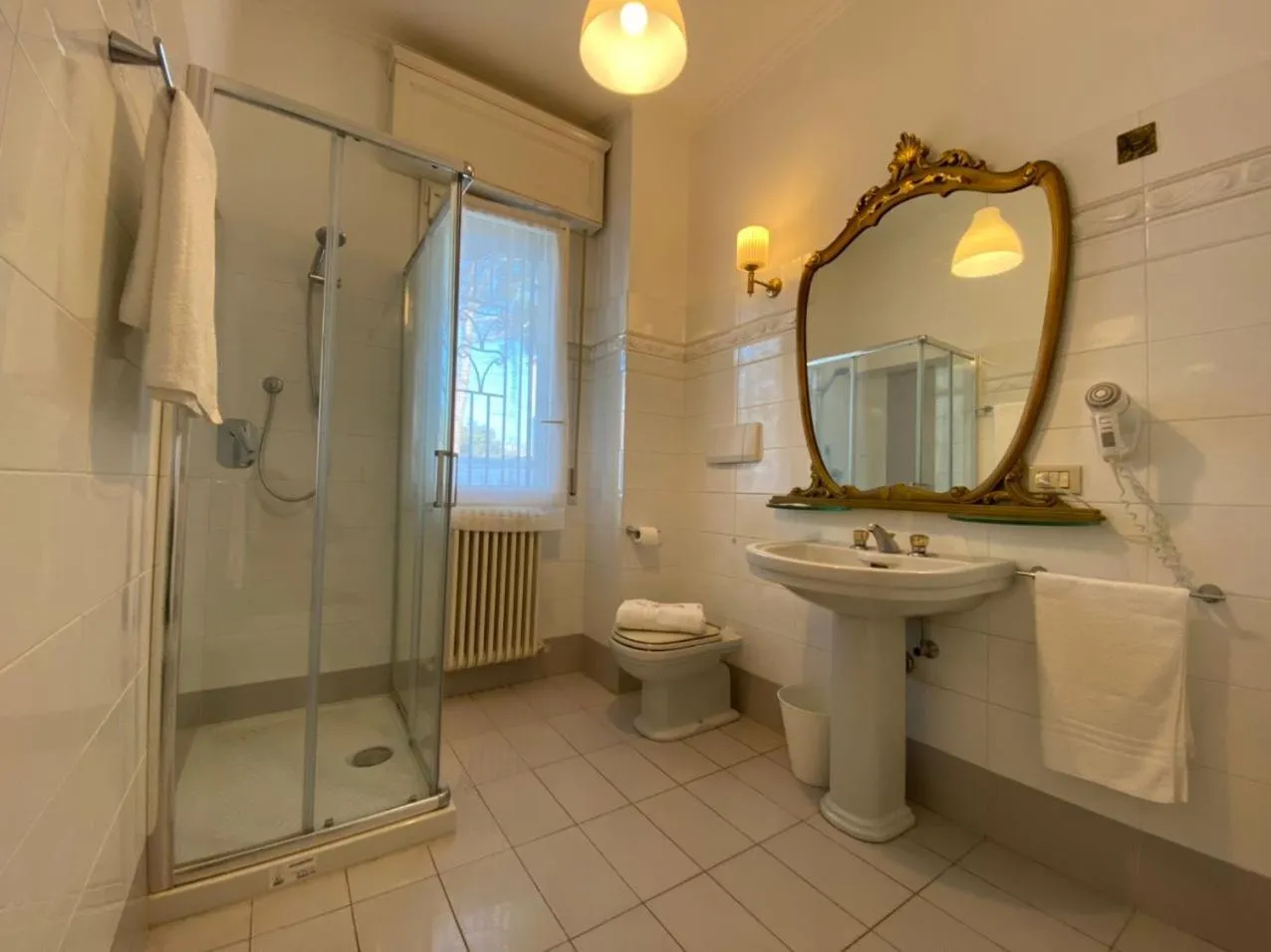 Shower in Villa Alda Suites & Rooms