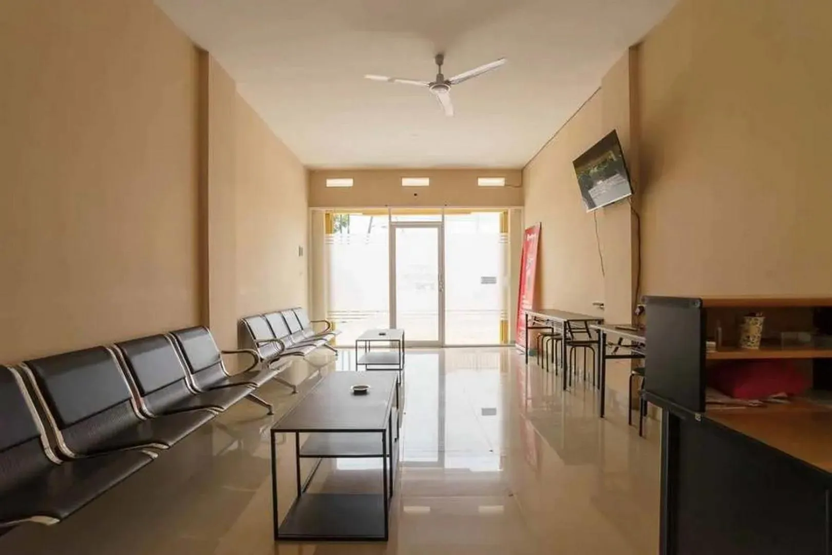 Lobby or reception in RedDoorz near UBL Lampung 2