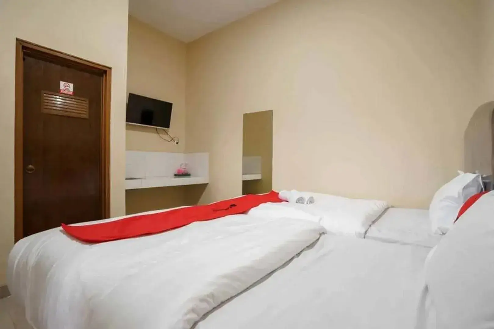 Bedroom, Bed in RedDoorz near UBL Lampung 2 Bedroom, Bed in RedDoorz near UBL Lampung 2