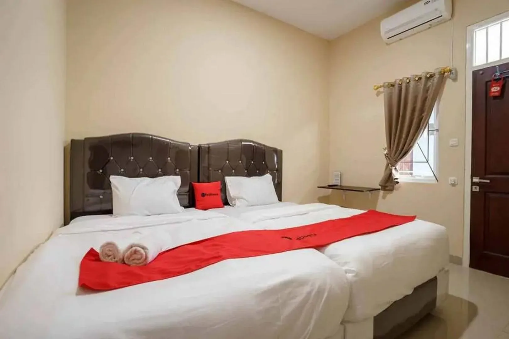 Bedroom, Bed in RedDoorz near UBL Lampung 2