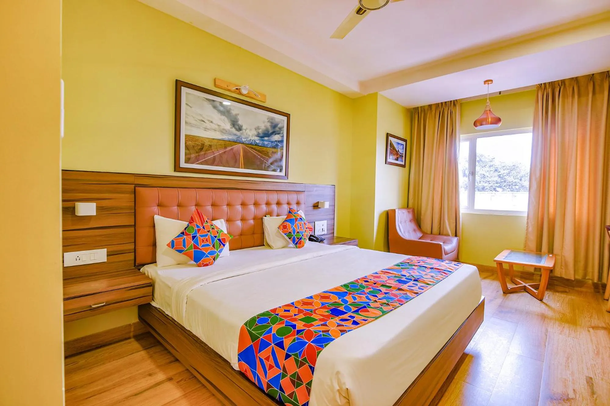 Bed in Via Phoenix Resorts - Nr M Chinnaswamy Stadium
