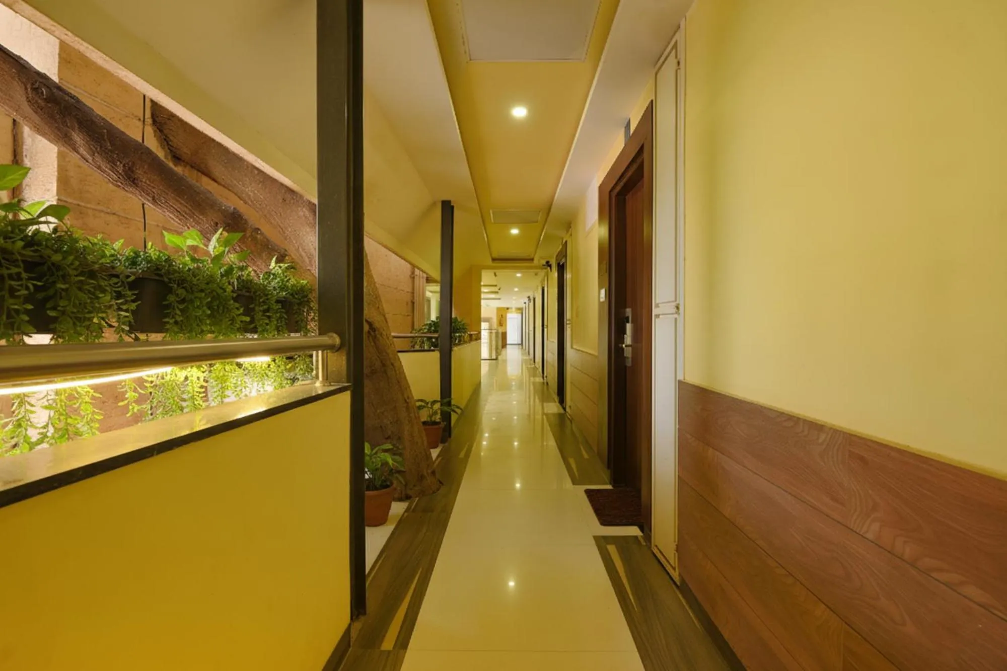 Lobby or reception in Via Phoenix Resorts - Nr M Chinnaswamy Stadium