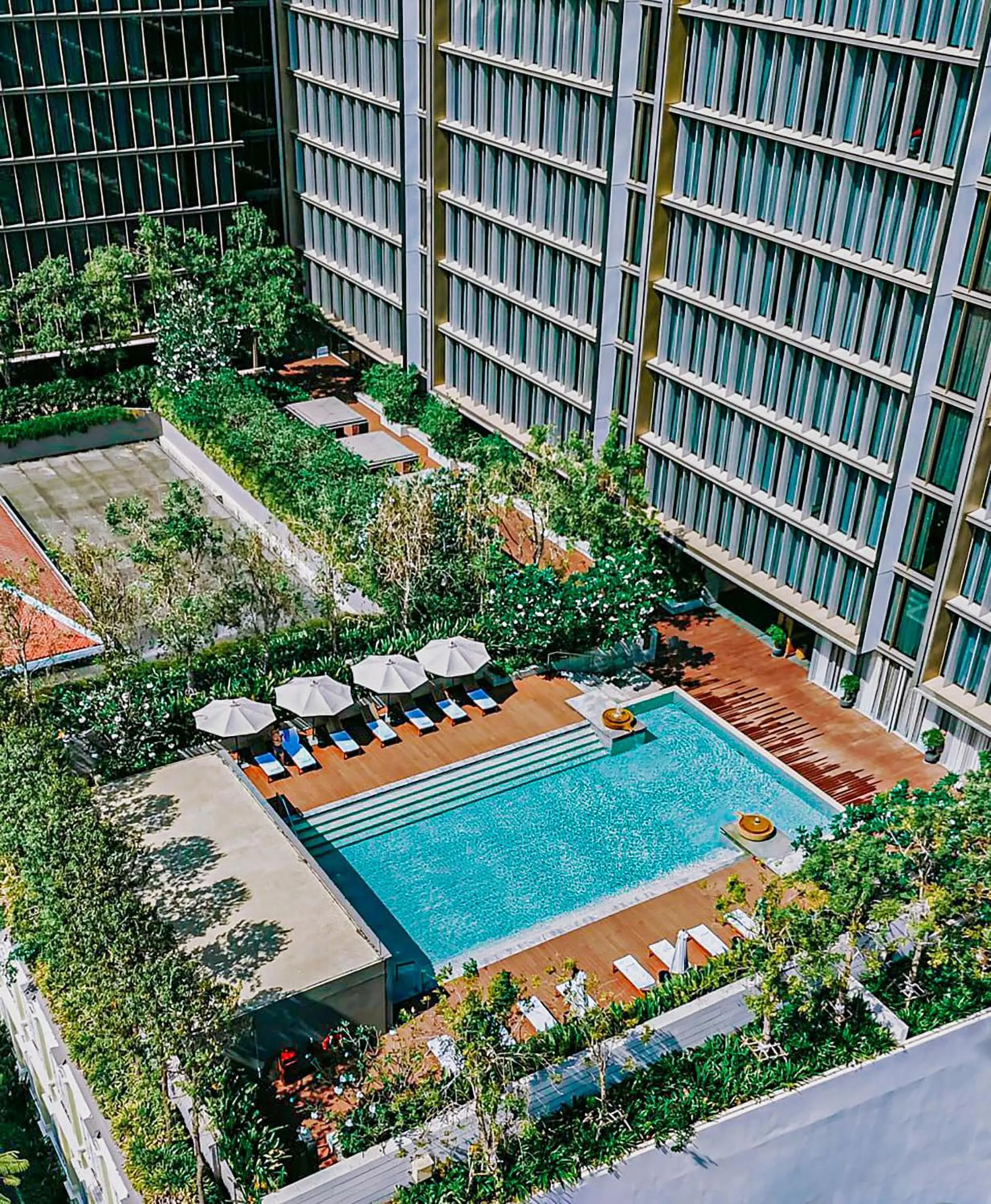 Swimming pool in Hyatt Regency Phnom Penh