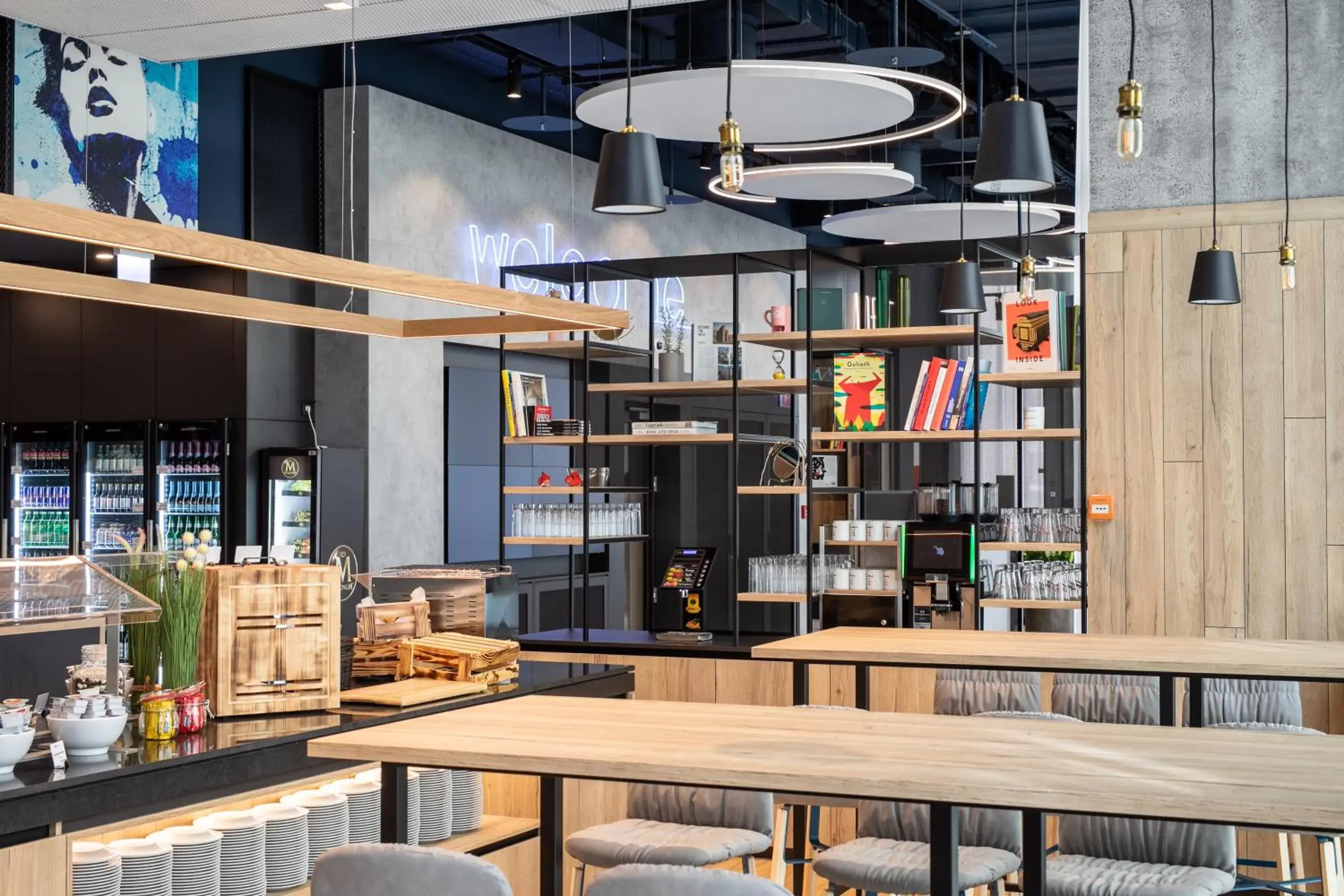 Restaurant/places to eat in H2 Hotel Budapest Restaurant/places to eat in H2 Hotel Budapest