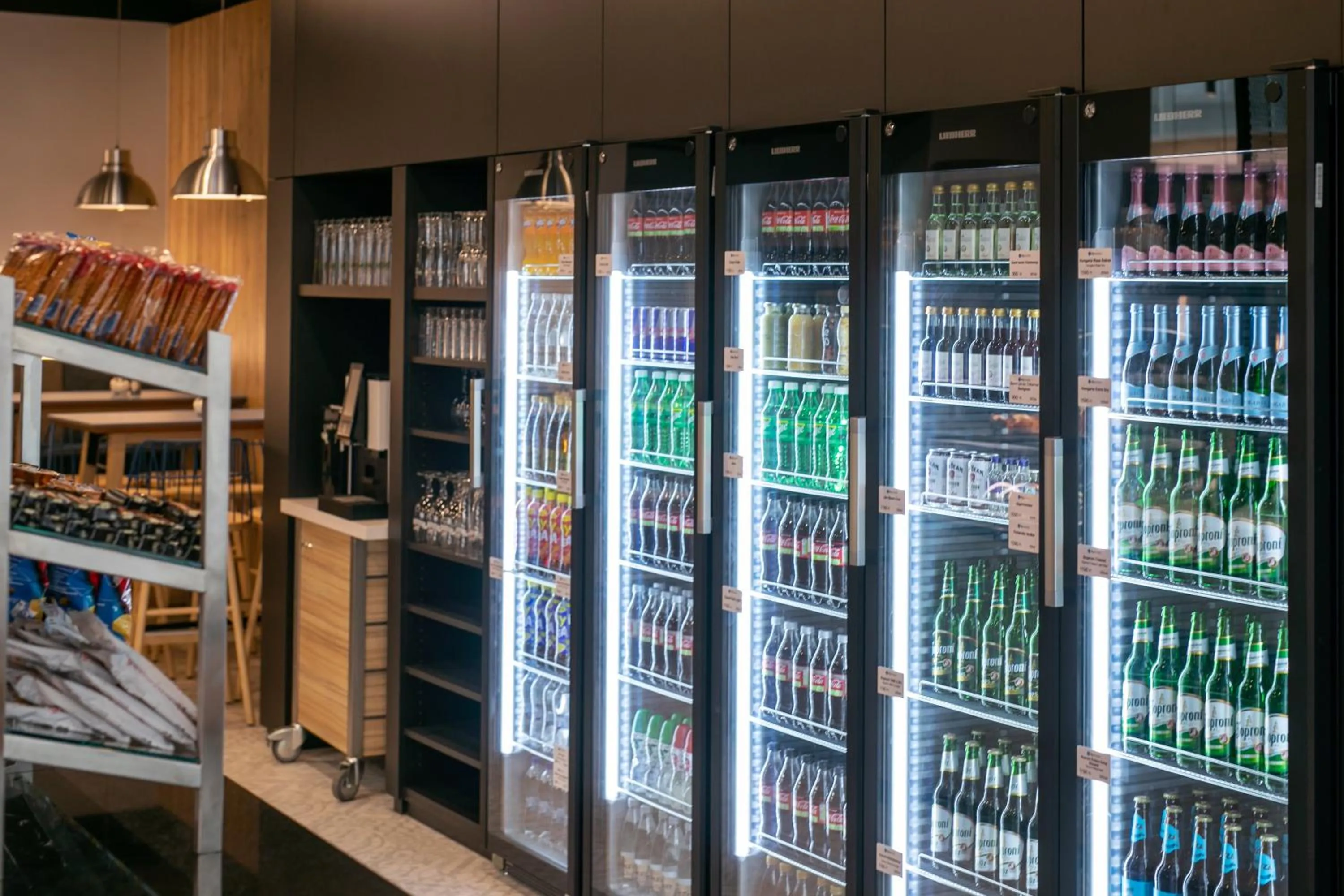 Restaurant/places to eat in H2 Hotel Budapest